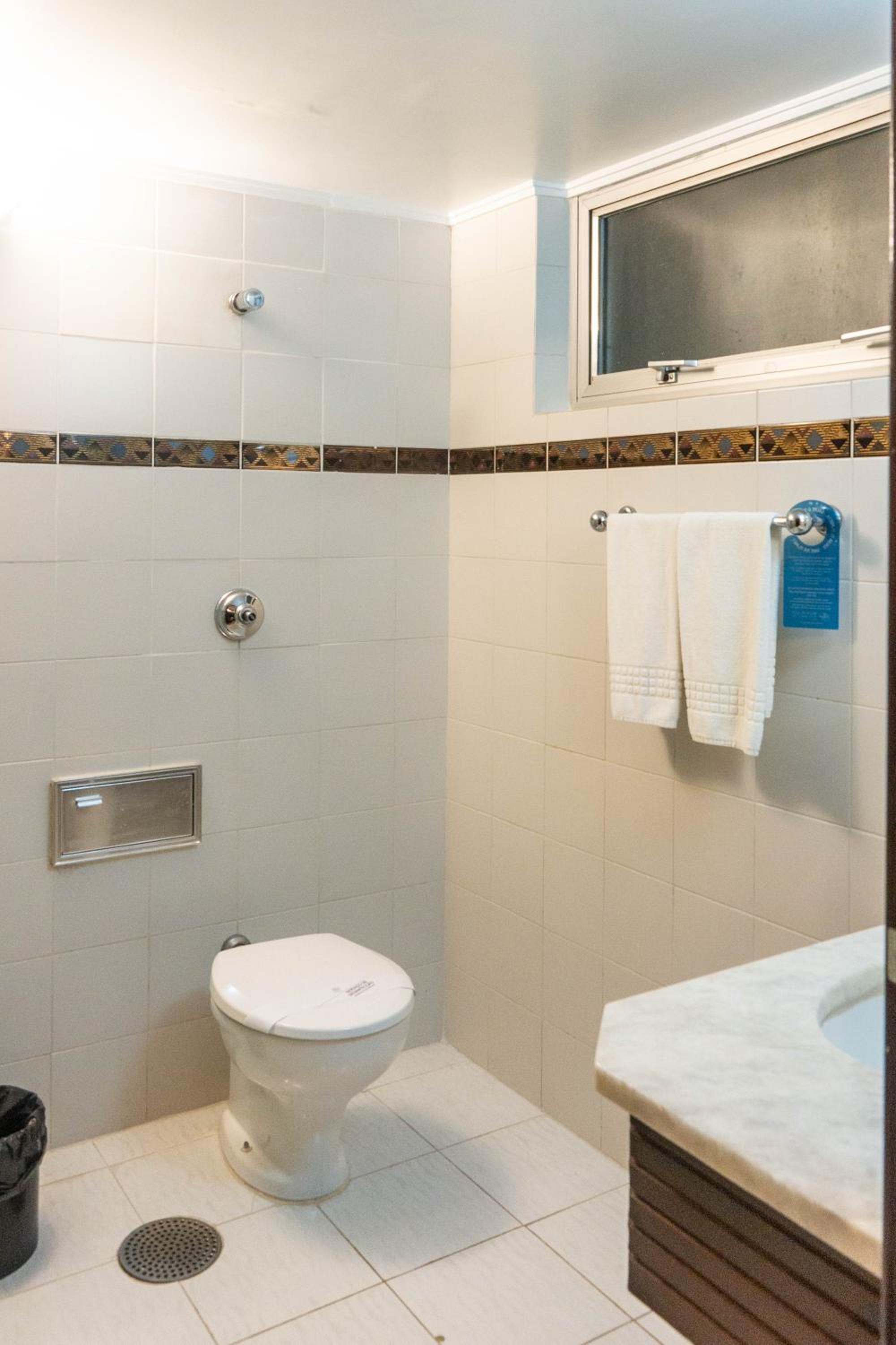 Standard Twin Room - Photo 5