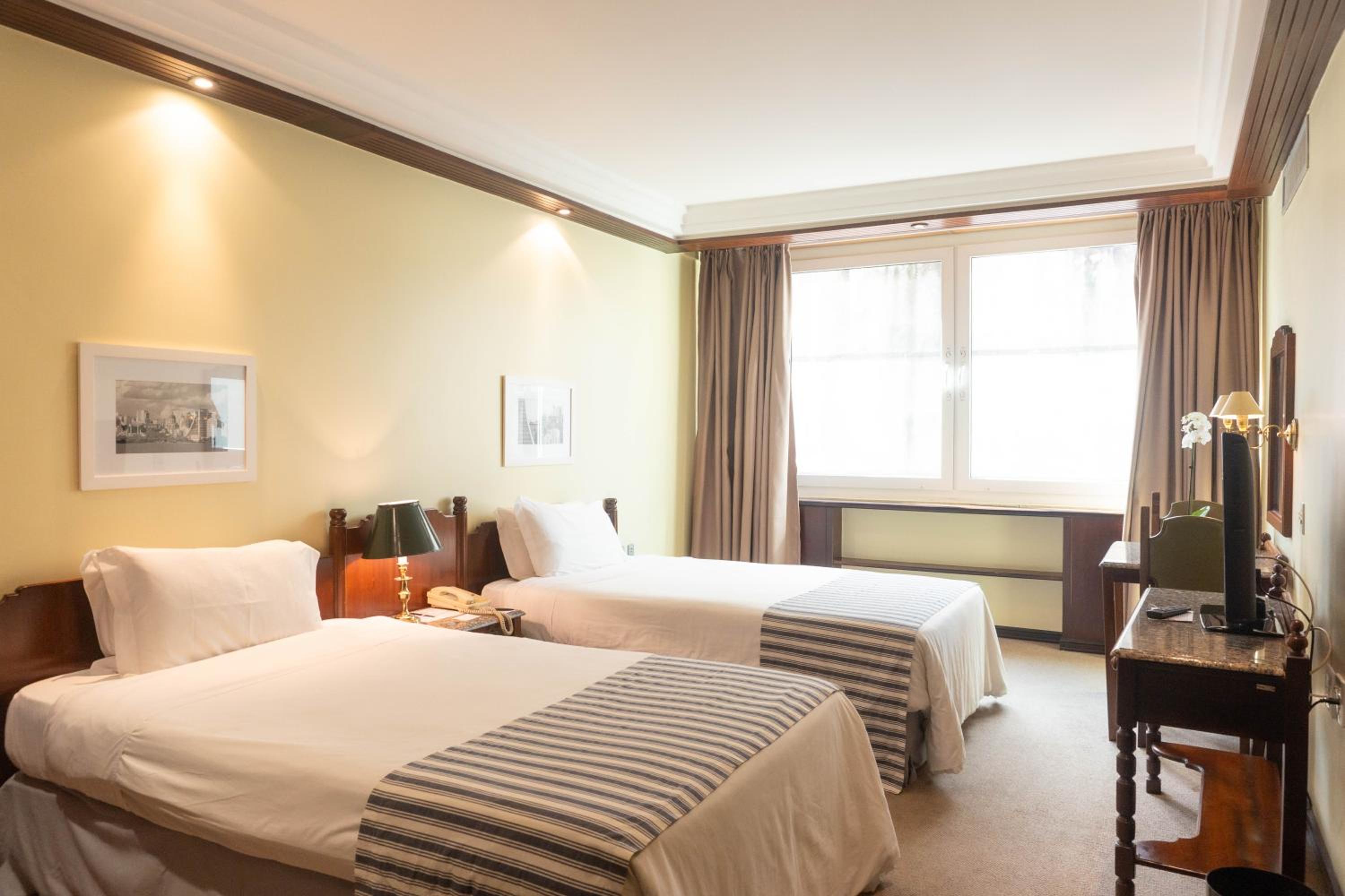 Standard Twin Room - Photo 1