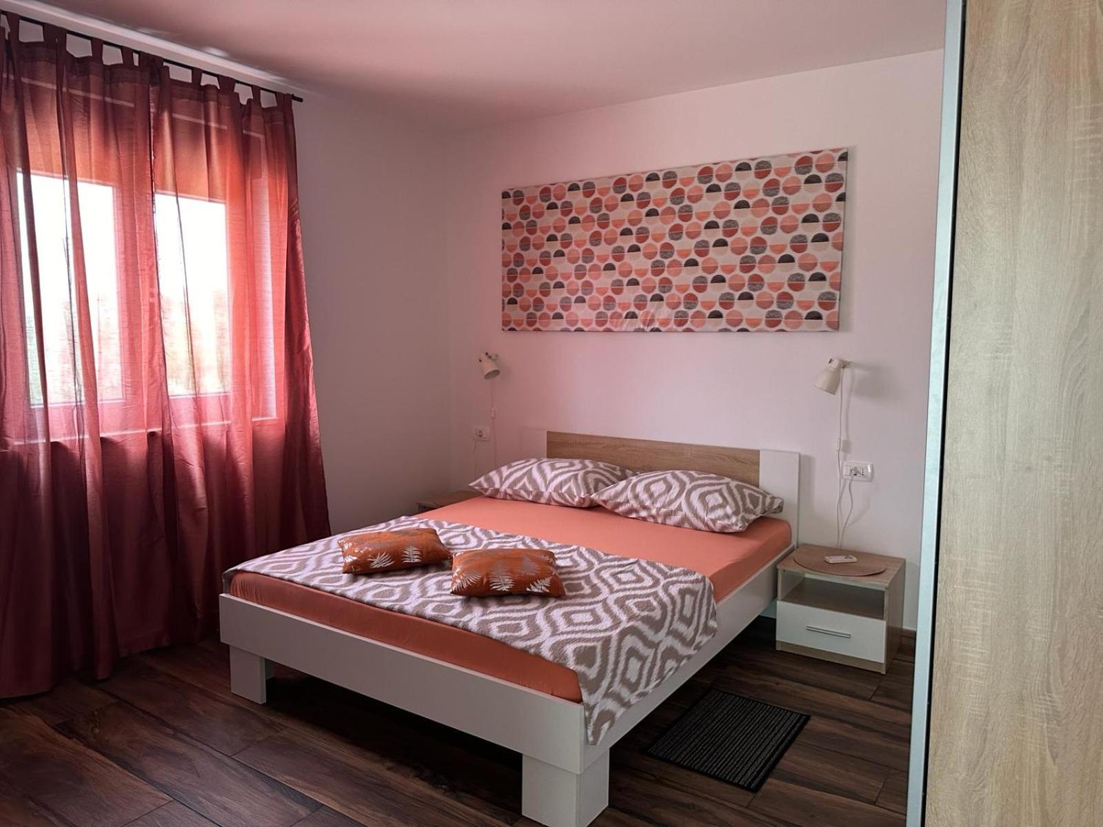One-Bedroom Apartment with Park View