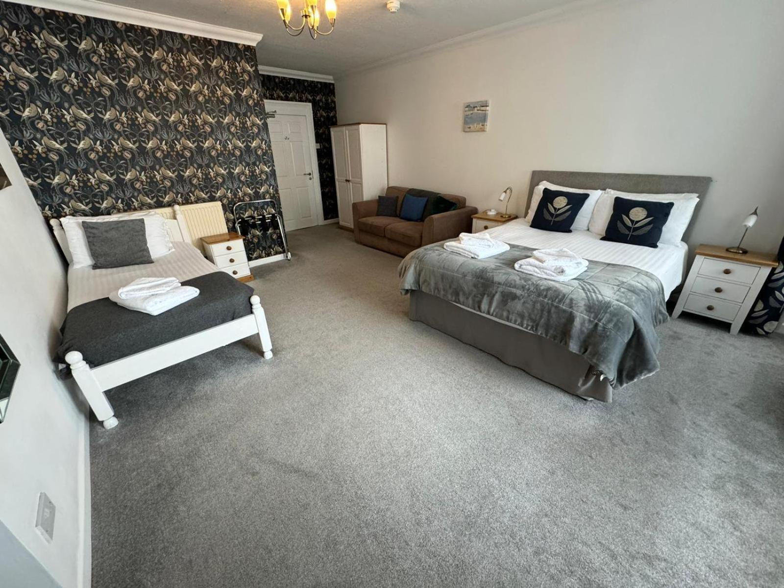 Twin Room with Private Bathroom, photo 7