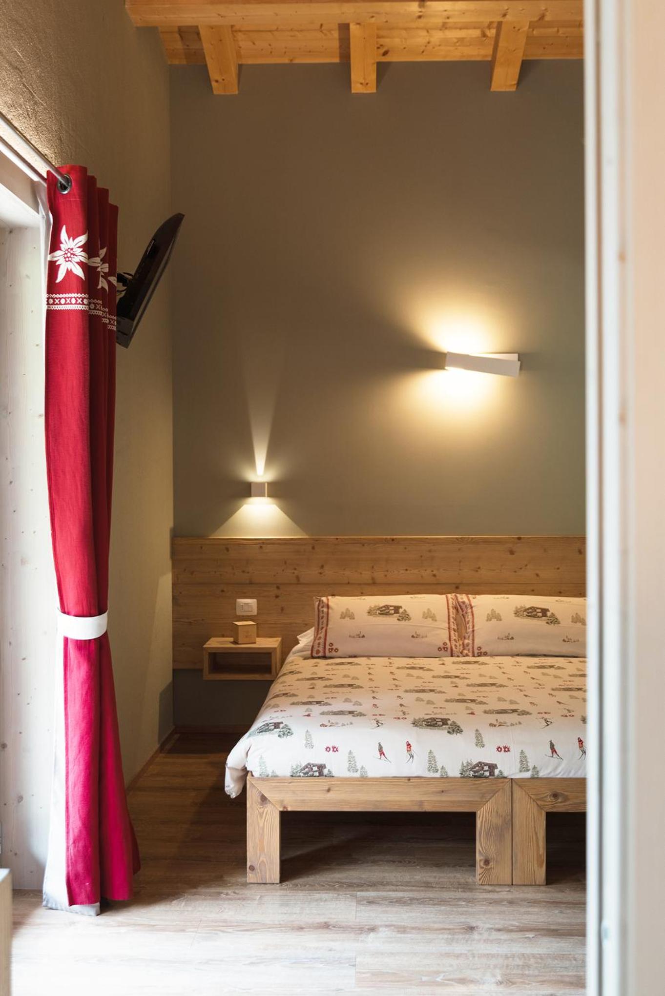 Superior Double or Twin Room - Photo 21