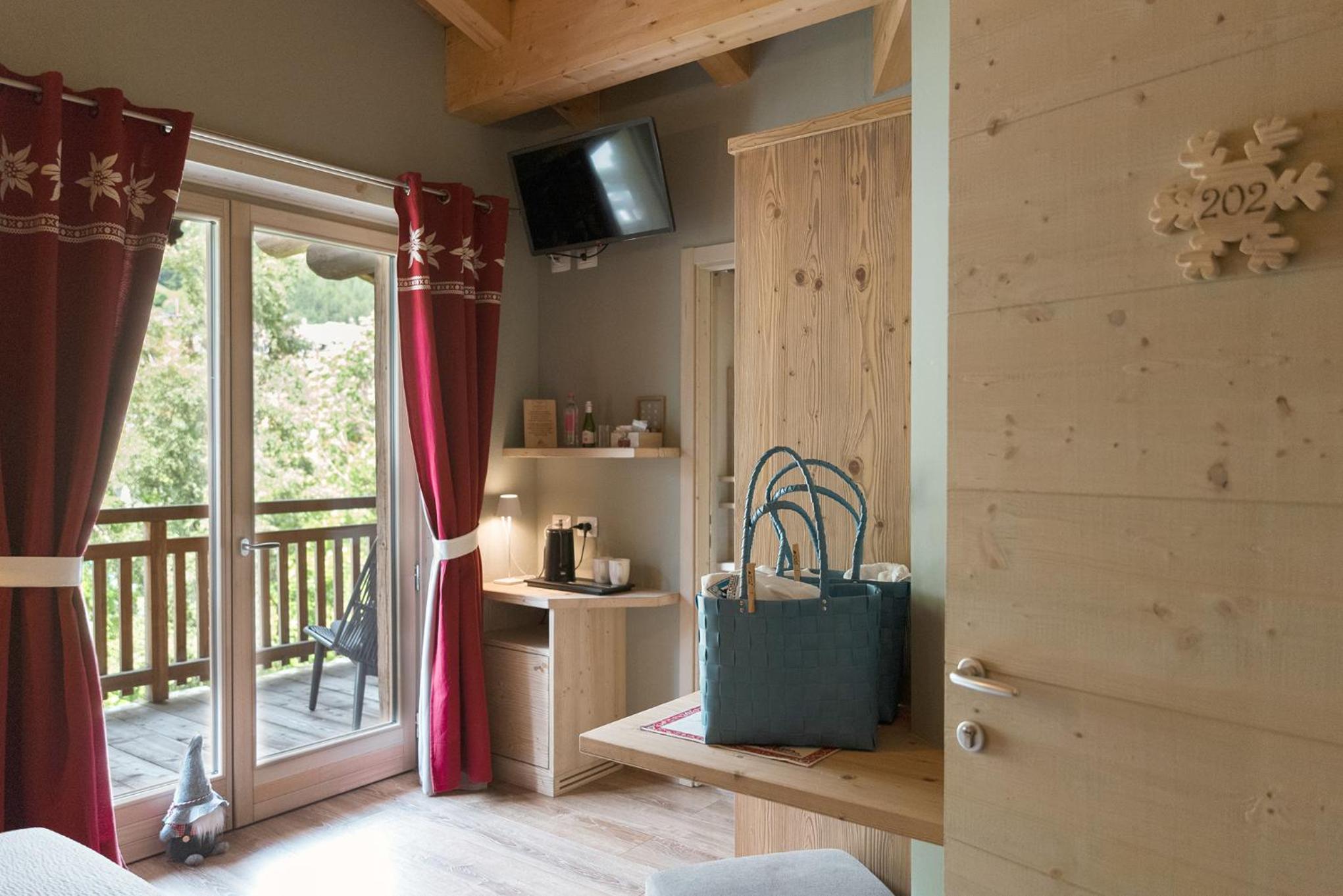 Superior Double or Twin Room - Photo 20