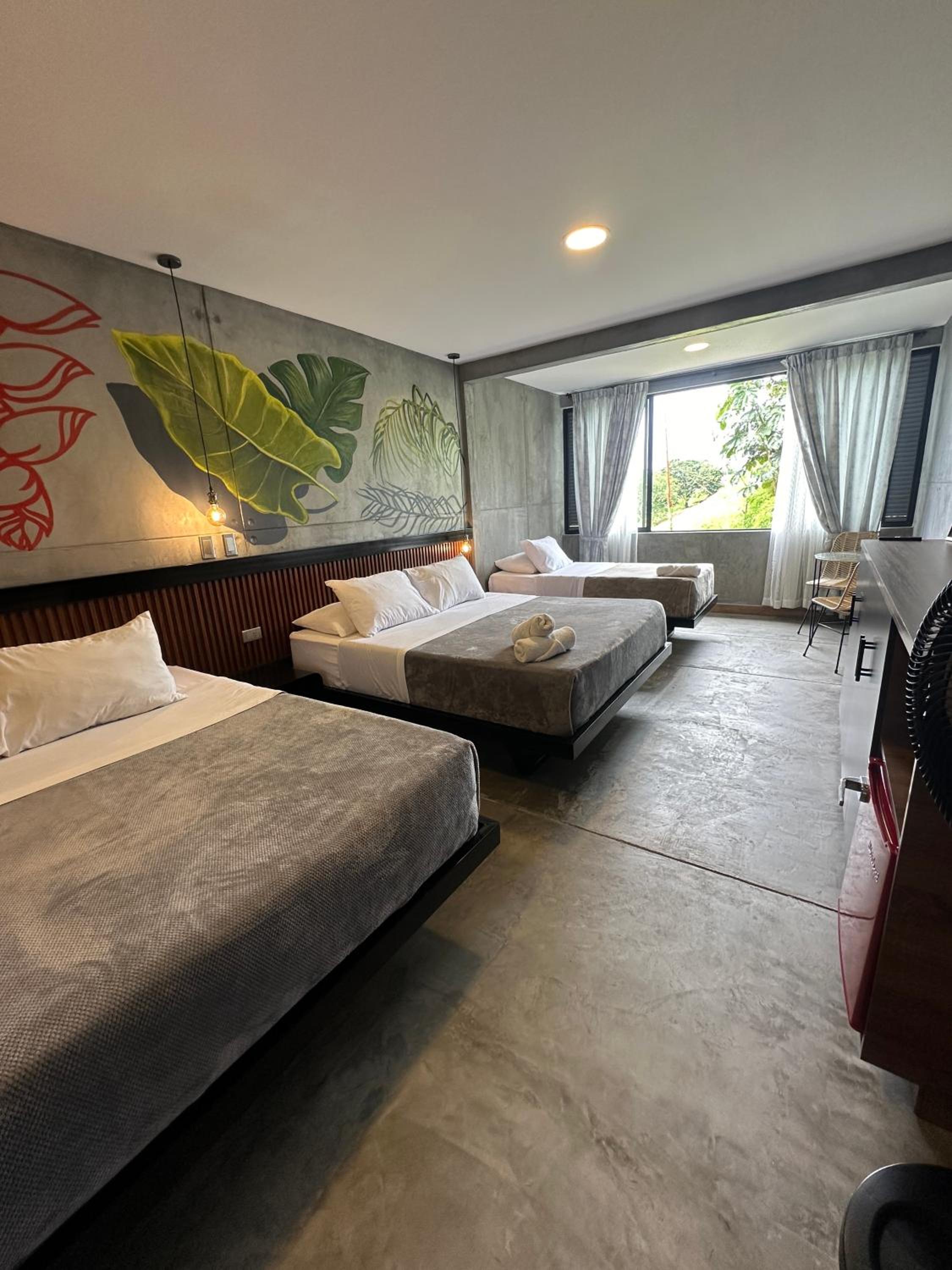Deluxe Family Room with Air Conditioning photo 2