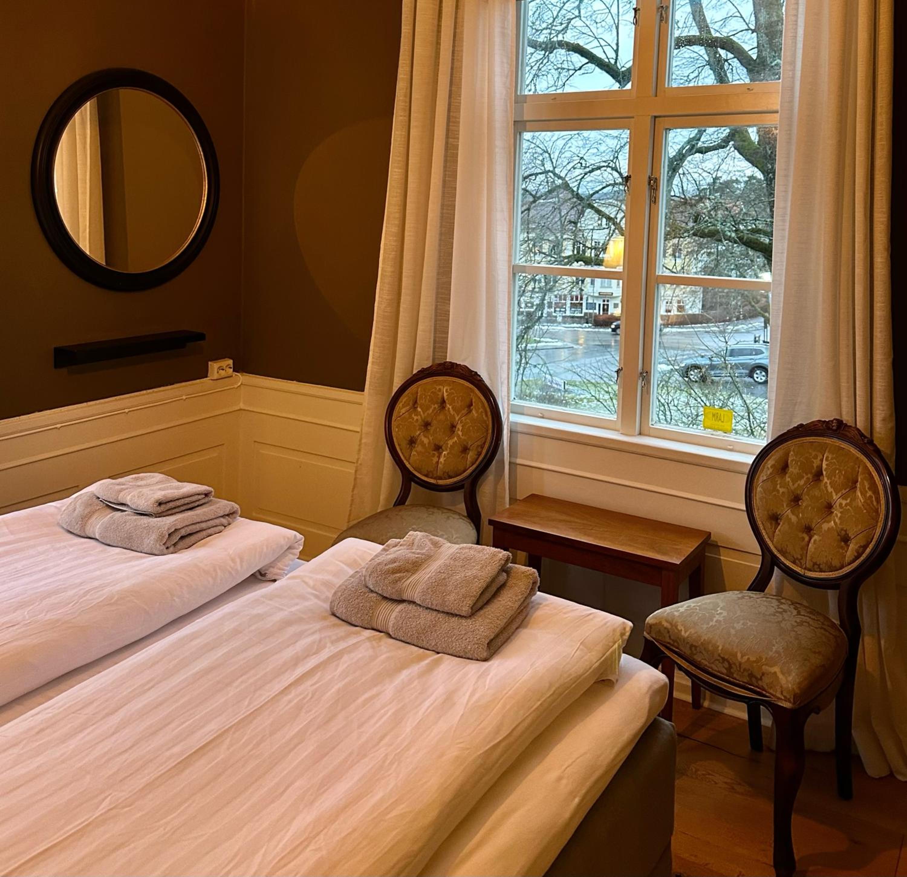 Double Room with Shared Bathroom photo 2