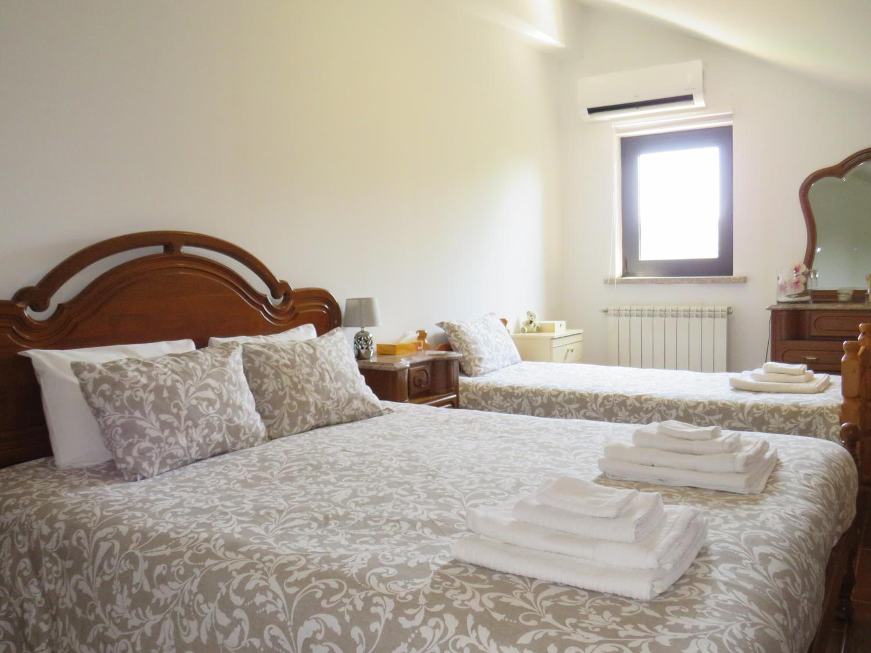 Double Room with Private External Bathroom photo 2