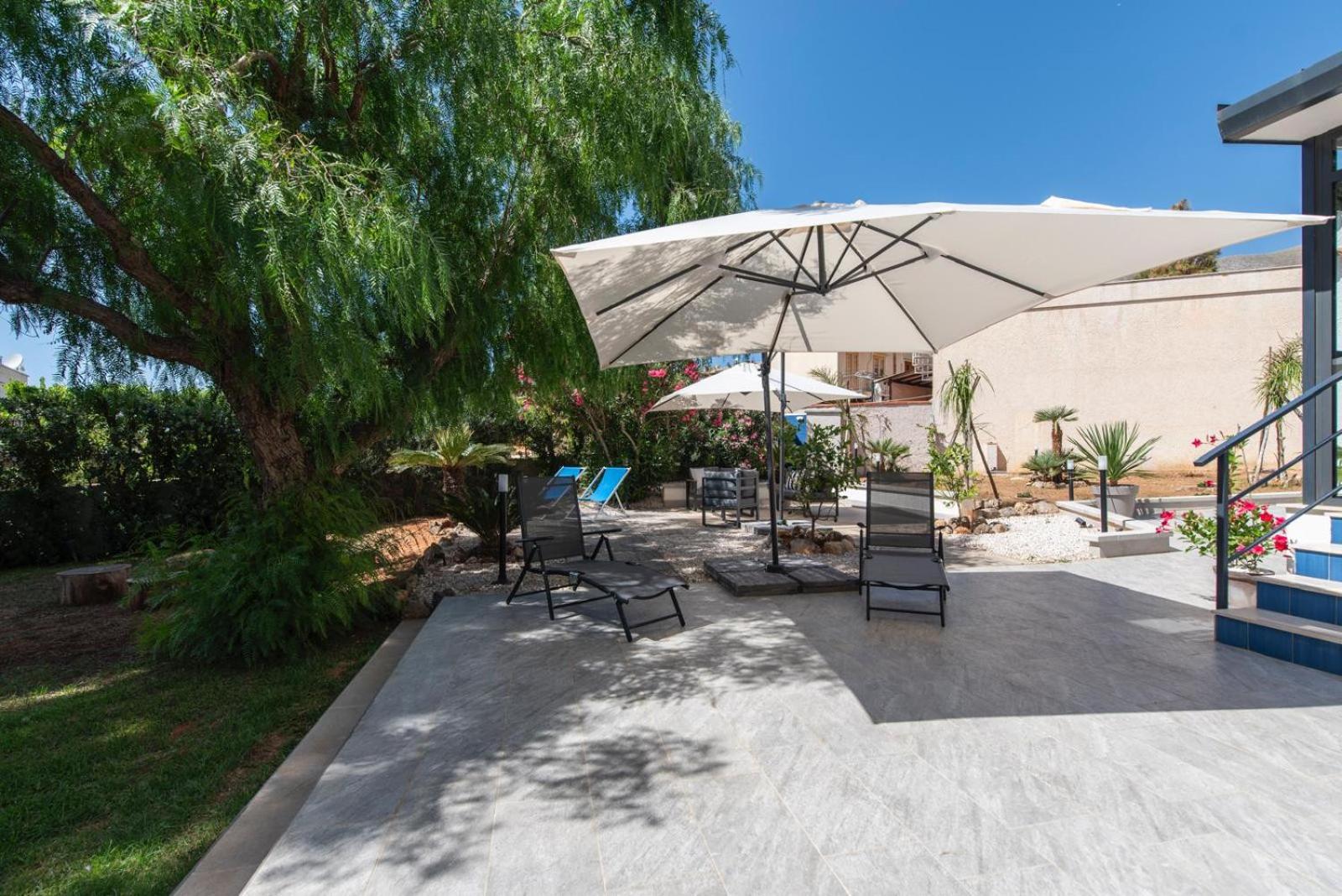 Villa photo 2