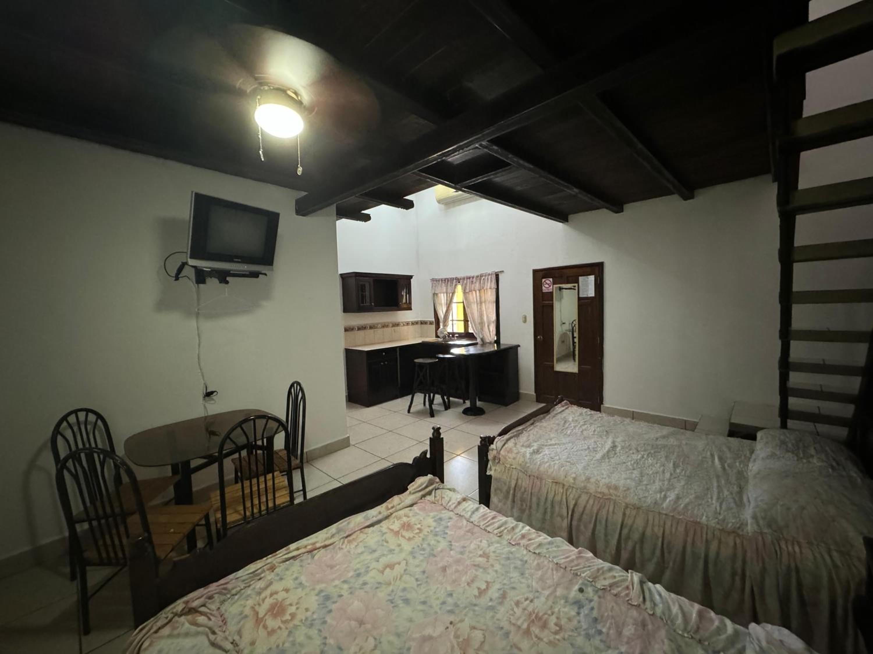 Classic Quadruple Room photo 2