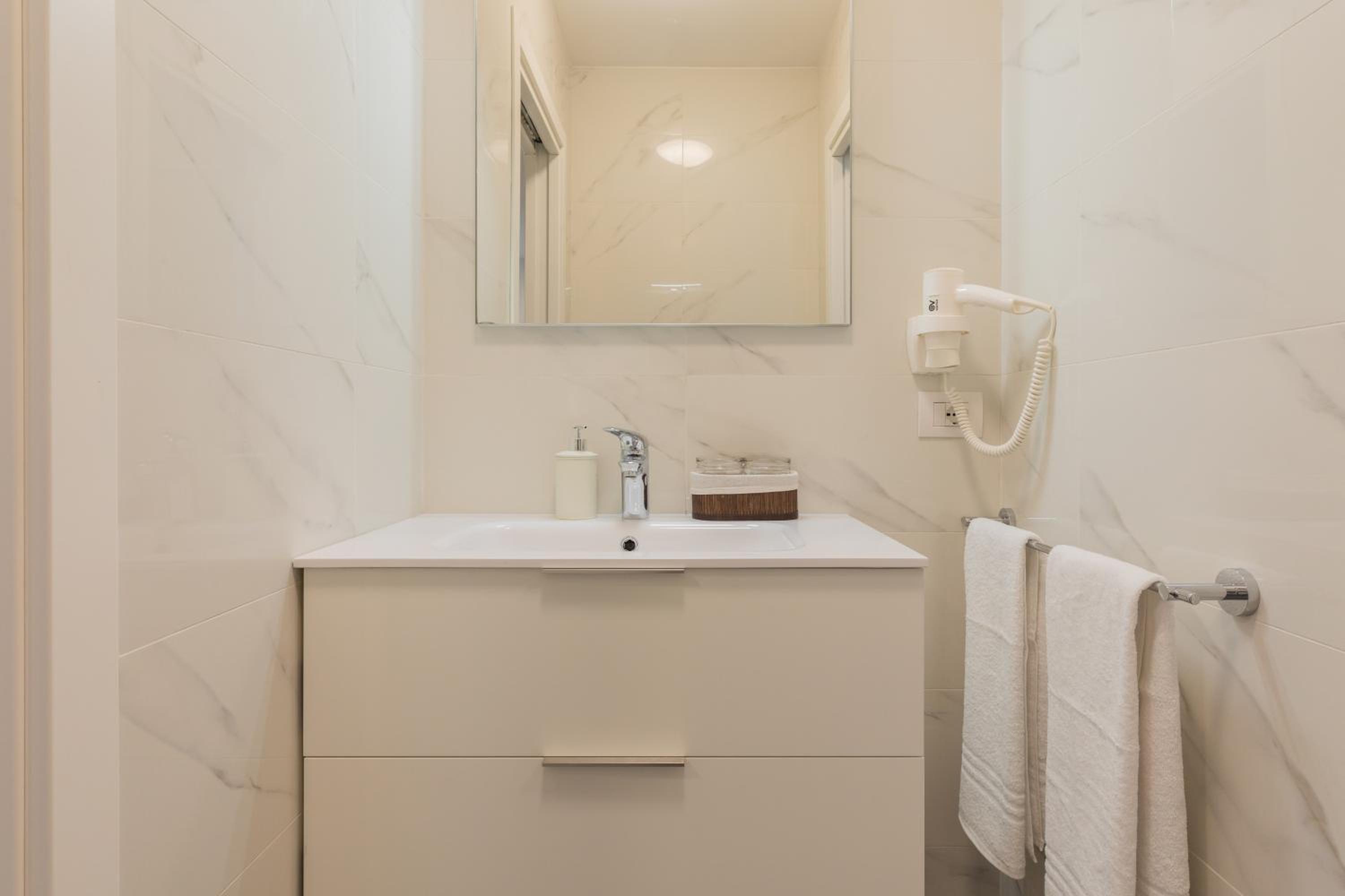 Family Junior Suite - Photo 12