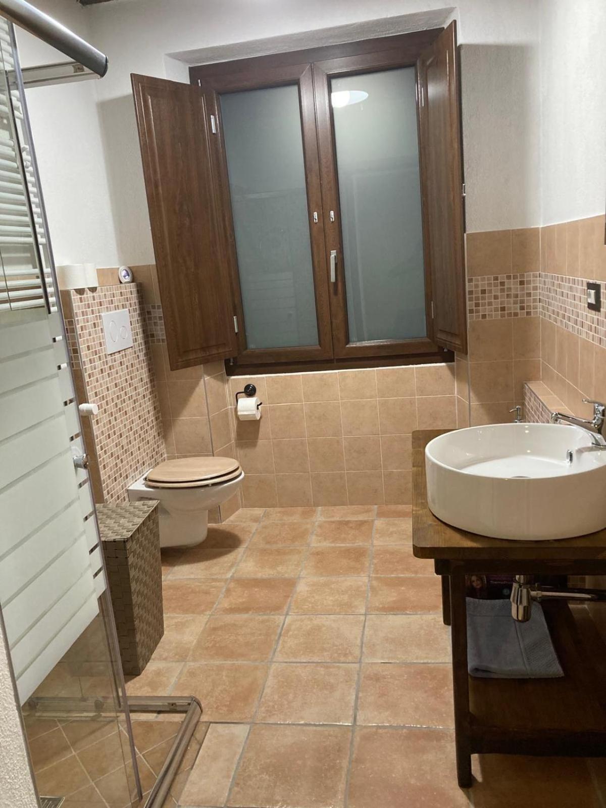 Double Room with Private Bathroom photo 3