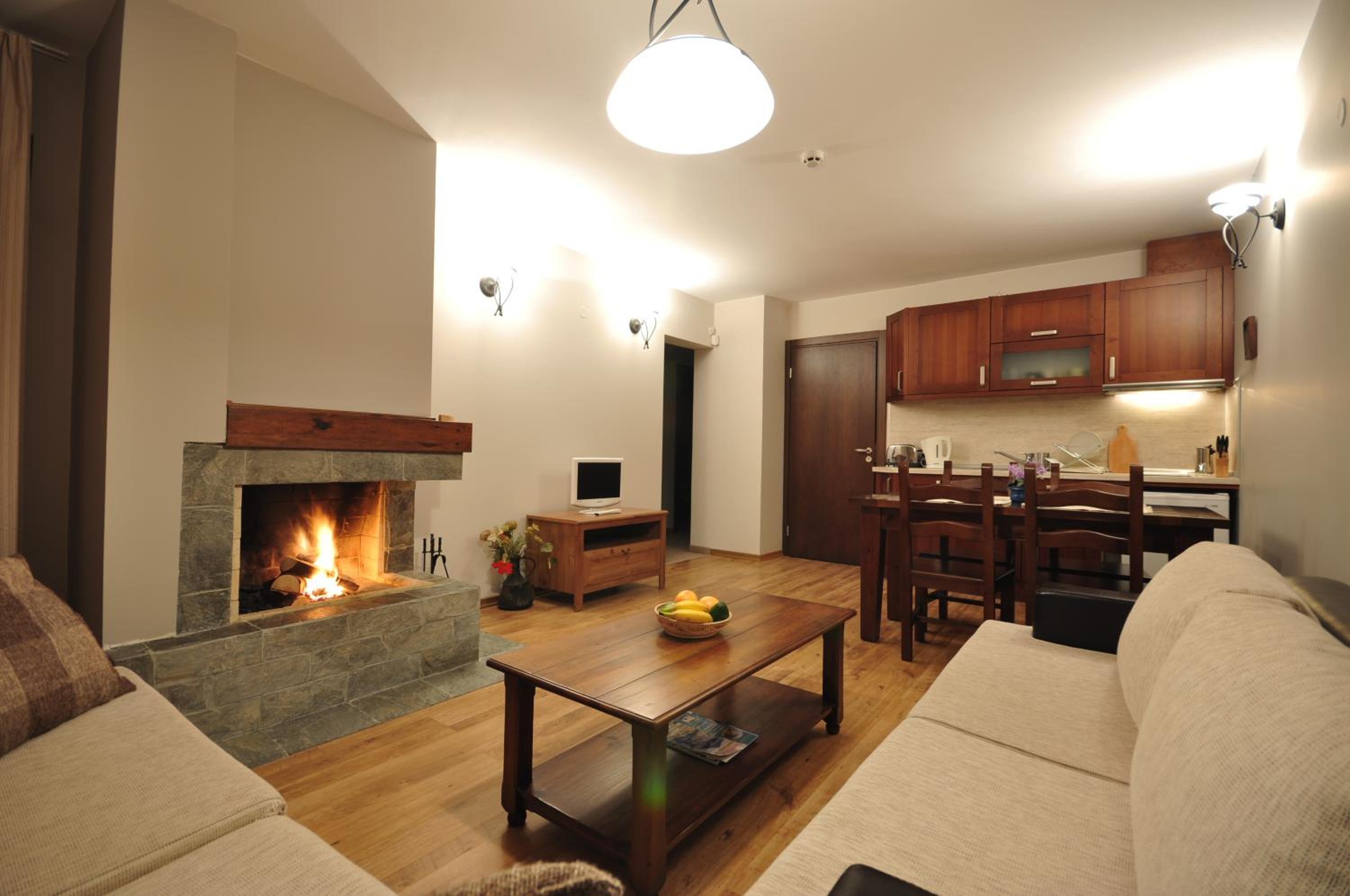 Two-Bedroom Apartment with Mountain View photo 1