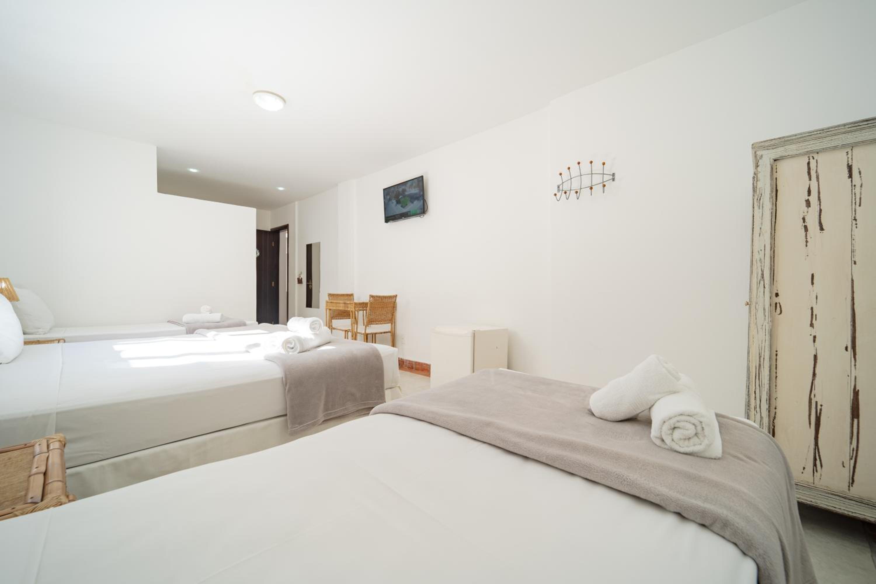 Superior Quadruple Room - Photo 6