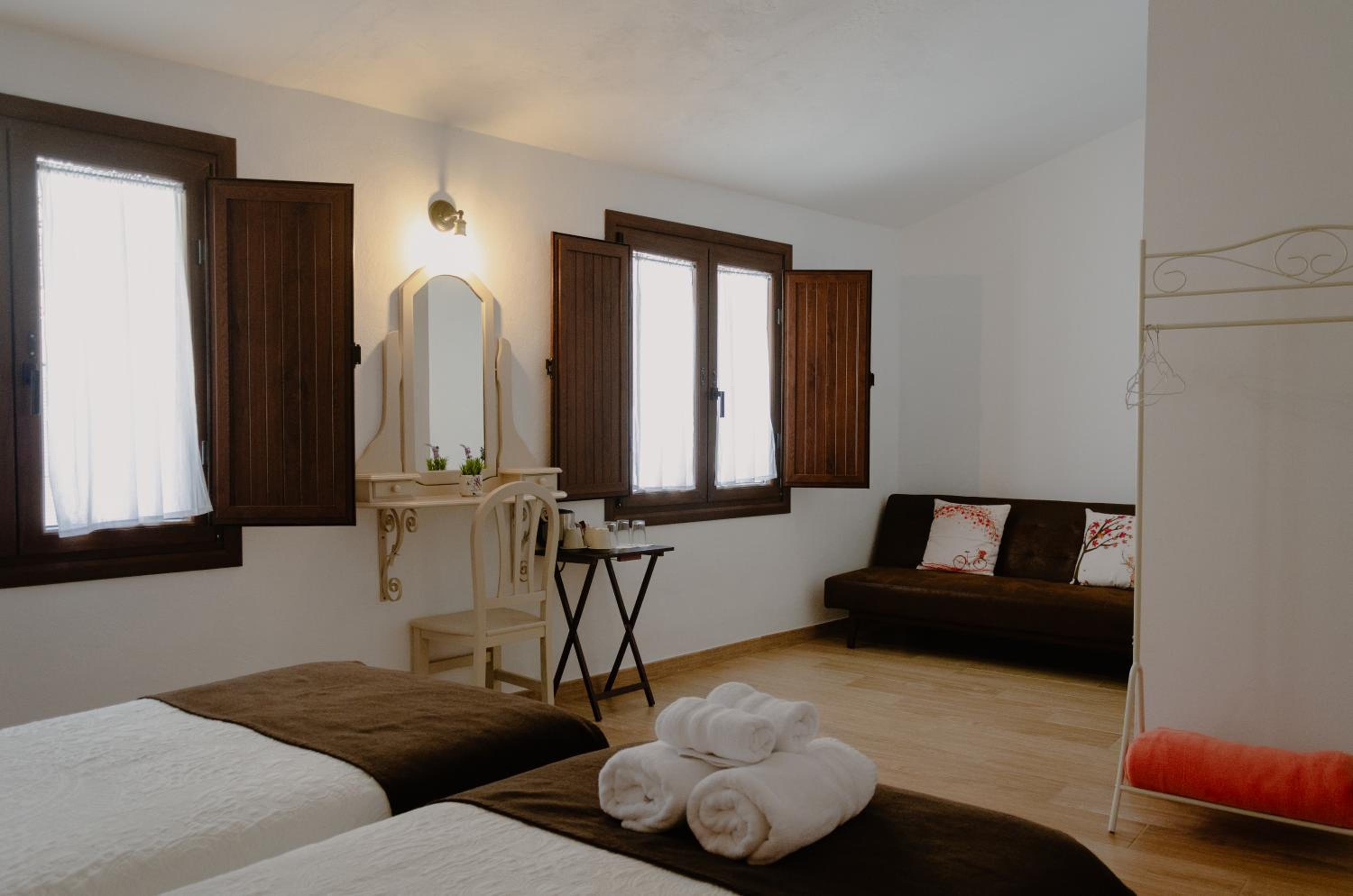 Comfort Triple Room with Shower photo 2