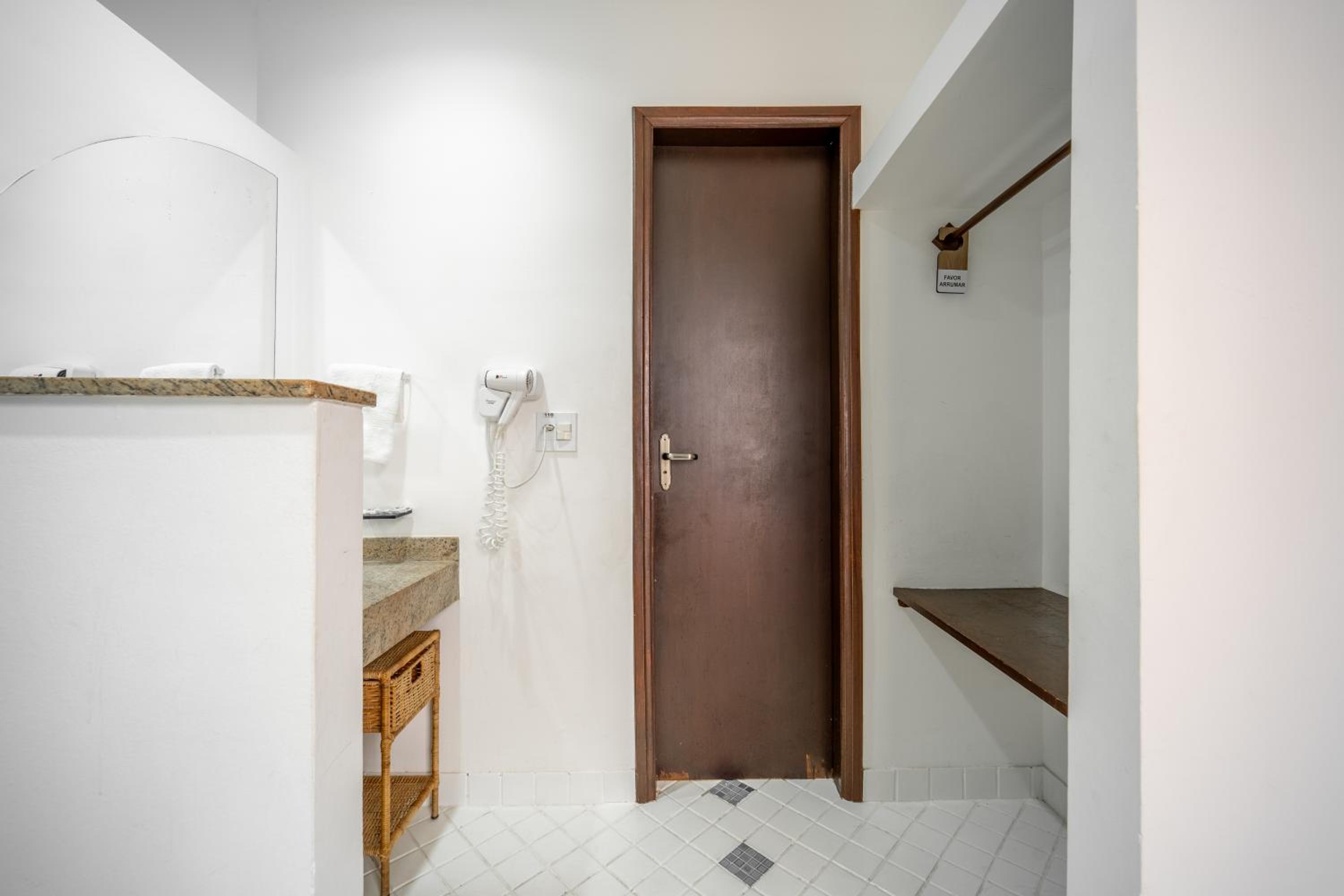 Standard Triple Room - Photo 10