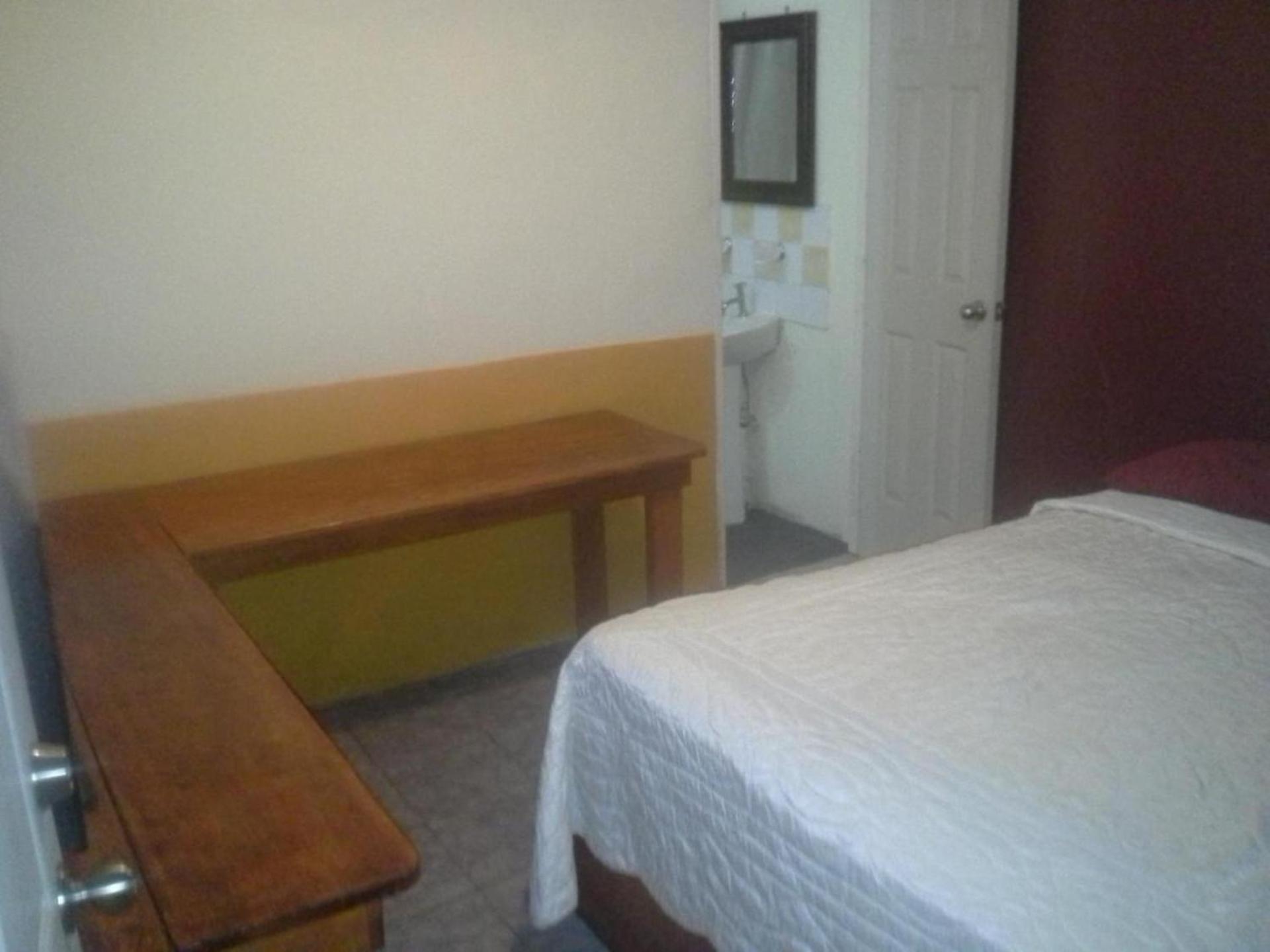 Economy Double Room photo 2