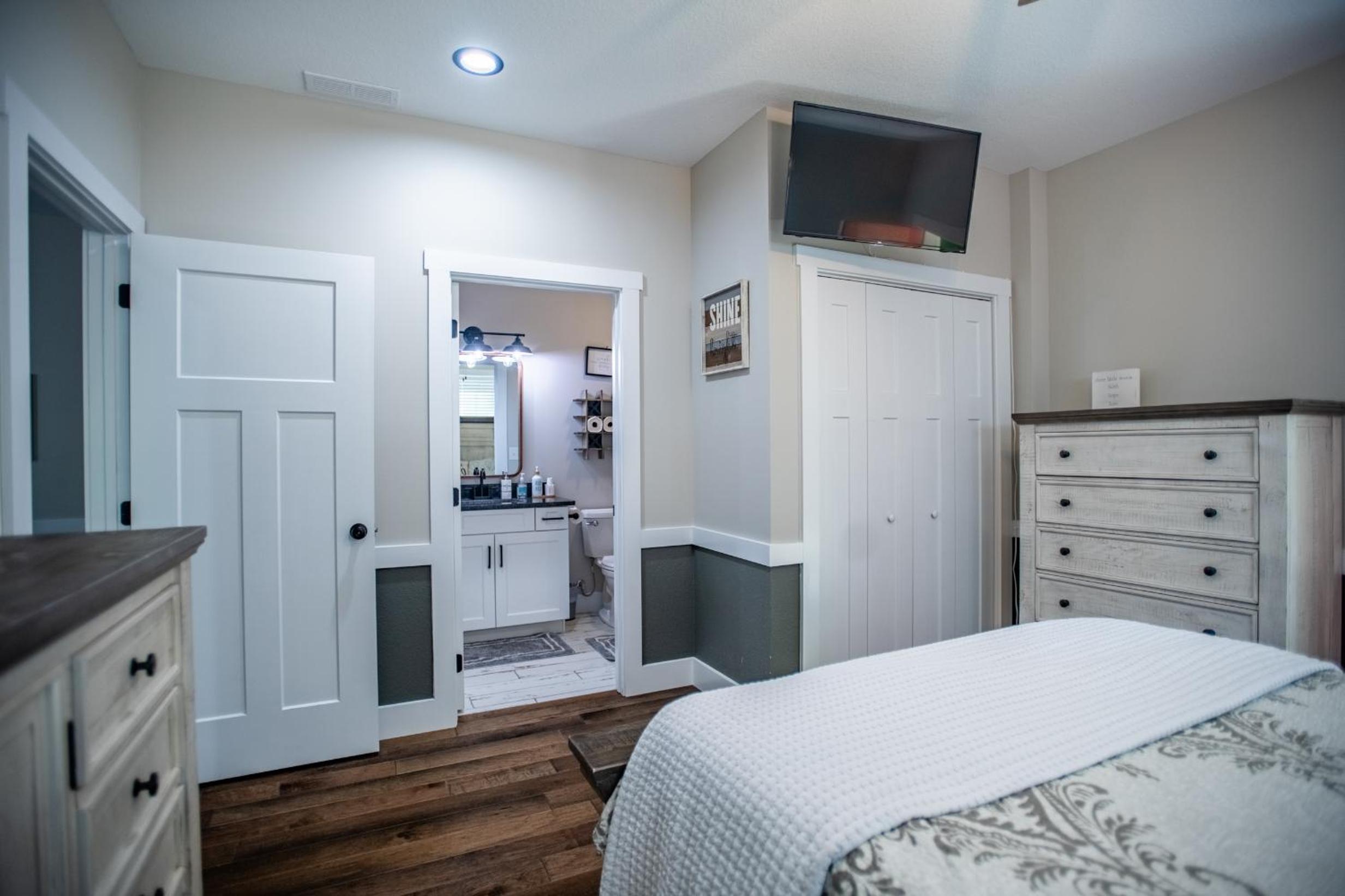 Three-Bedroom House photo 1