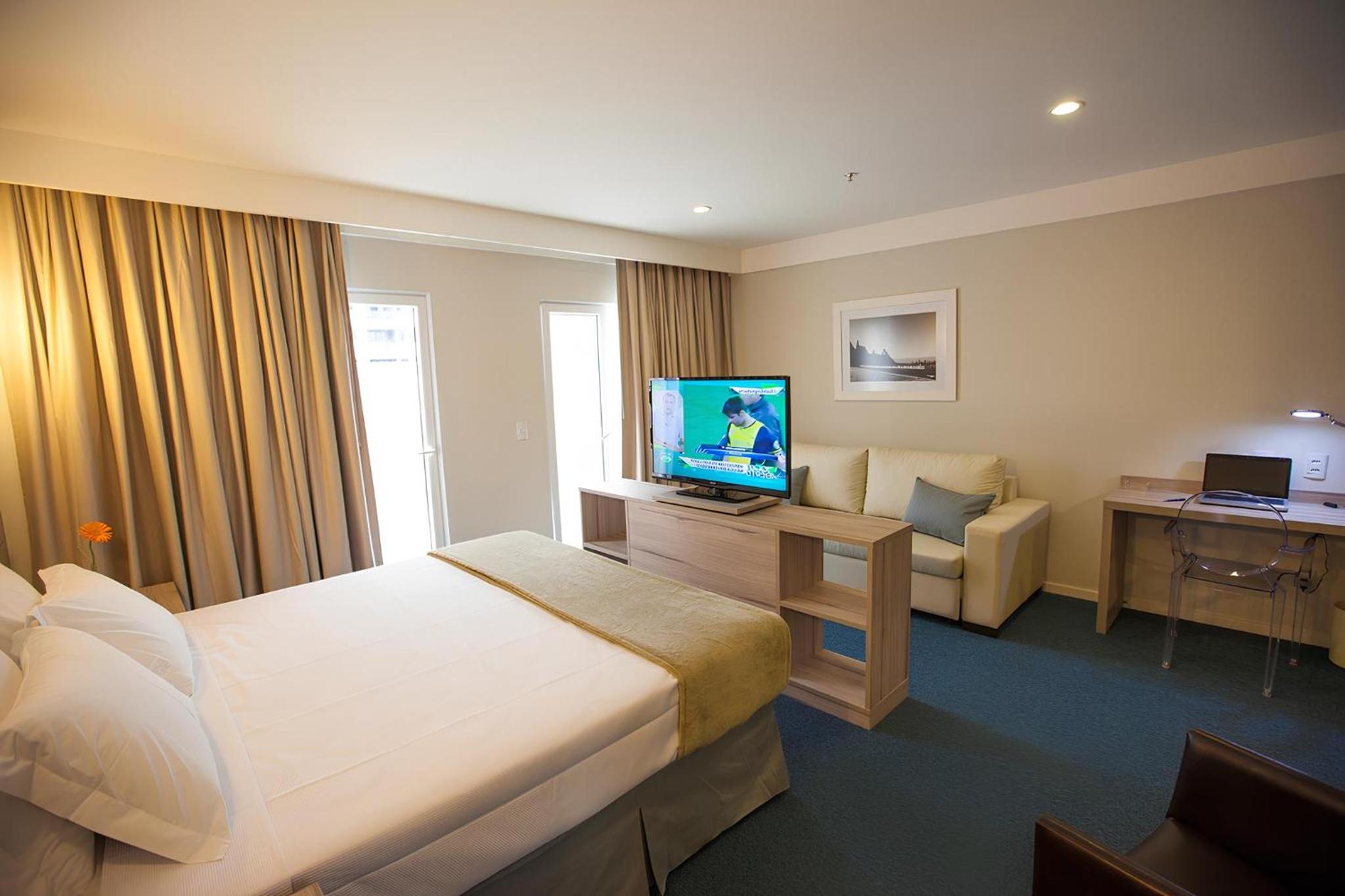 Premium Double - 1 King Bed and 1 Sofa bed photo 3