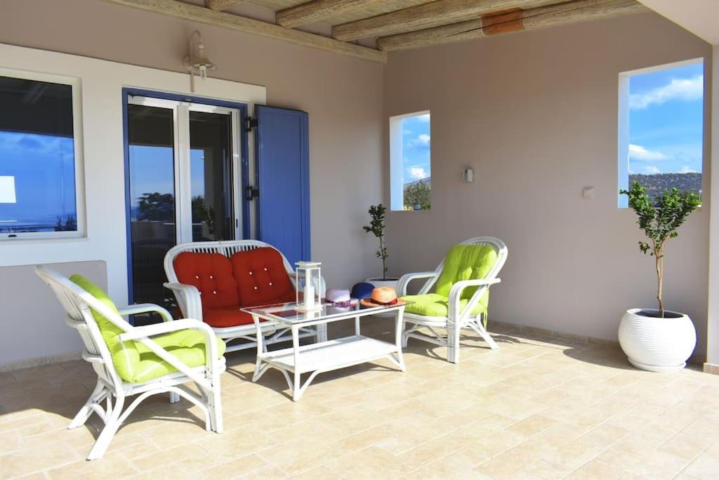 Three-Bedroom Villa photo 2