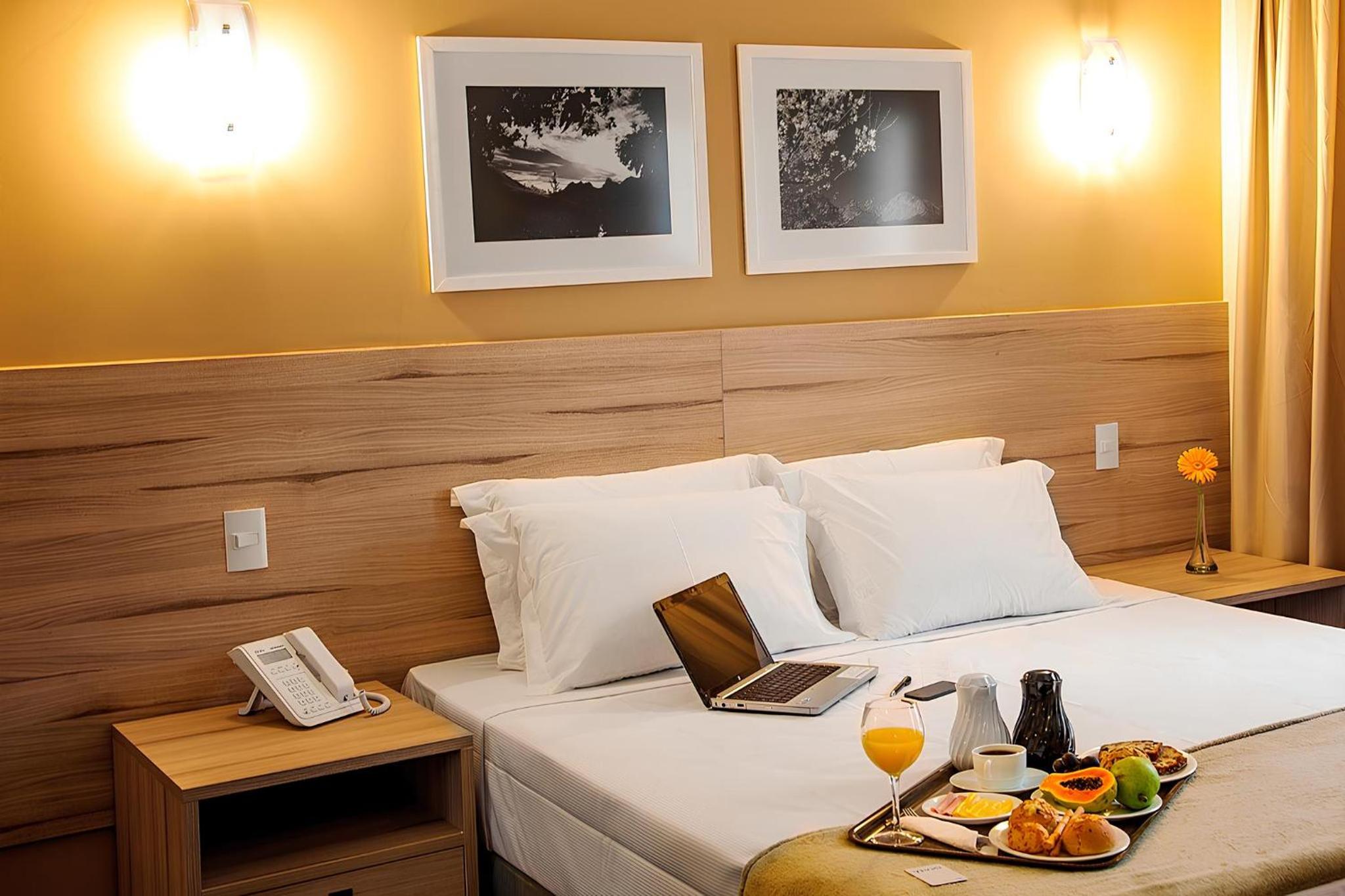 Premium Double - 1 King Bed and 1 Sofa bed photo 2