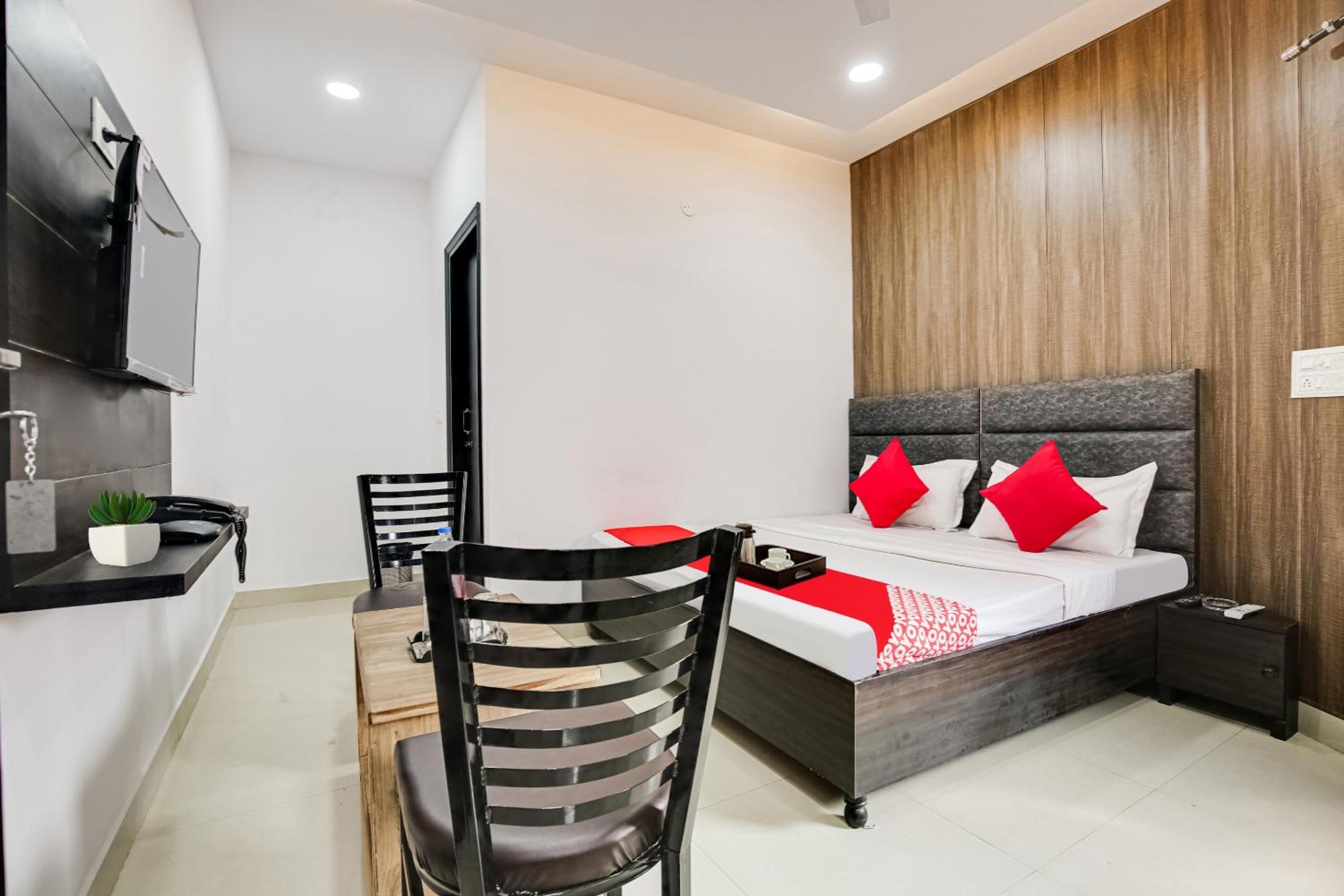 Deluxe Triple Room photo 2