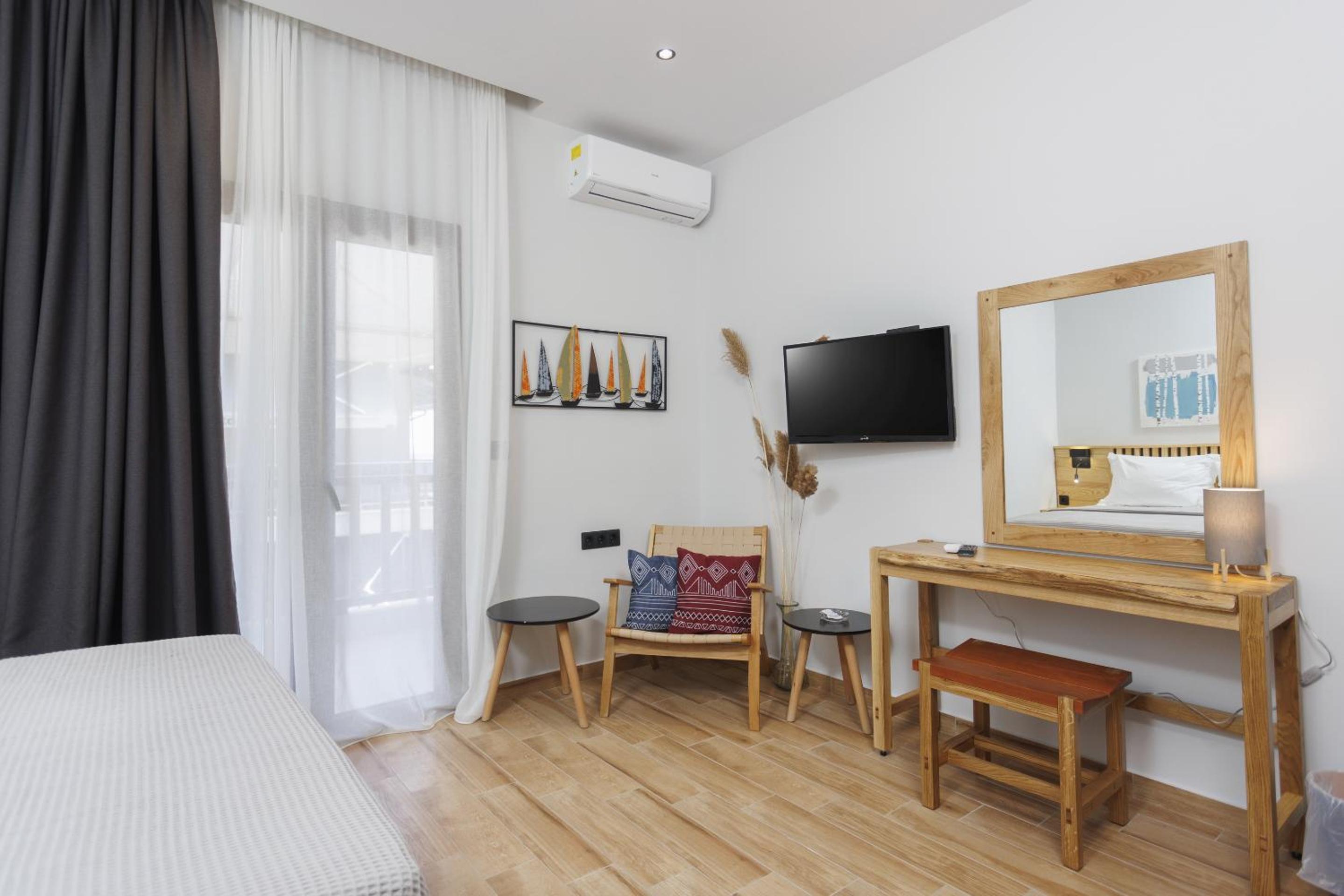 Double or Twin Room with View photo 3
