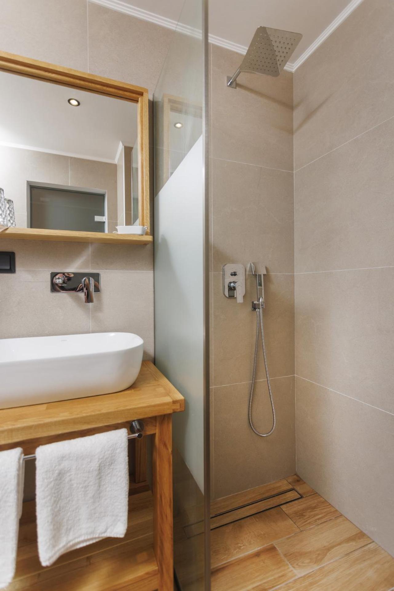 Double or Twin Room with Side Sea View photo 3