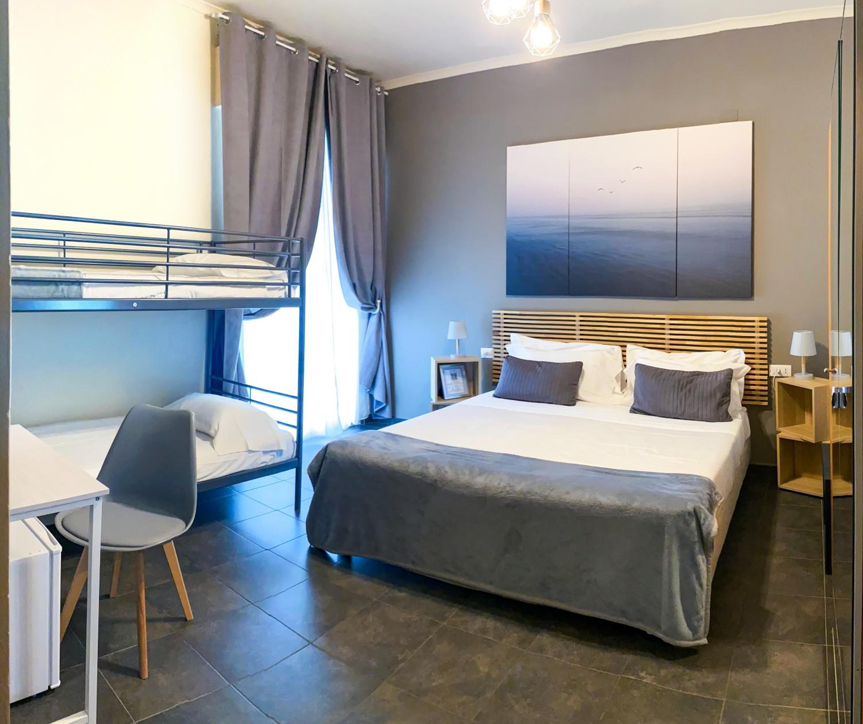 Family Room (2 Adults + 2 Children)