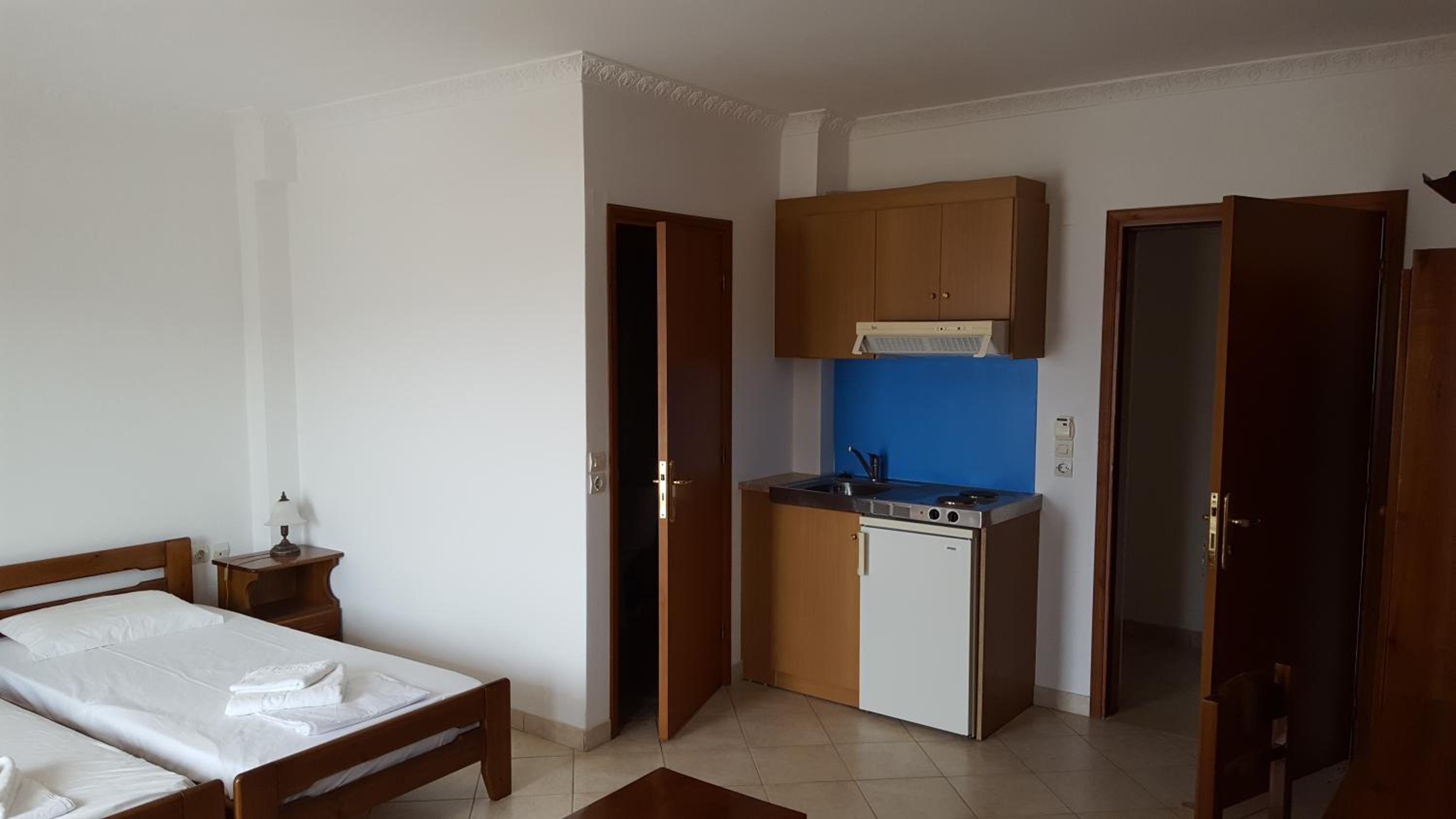 One-Bedroom Apartment photo 2