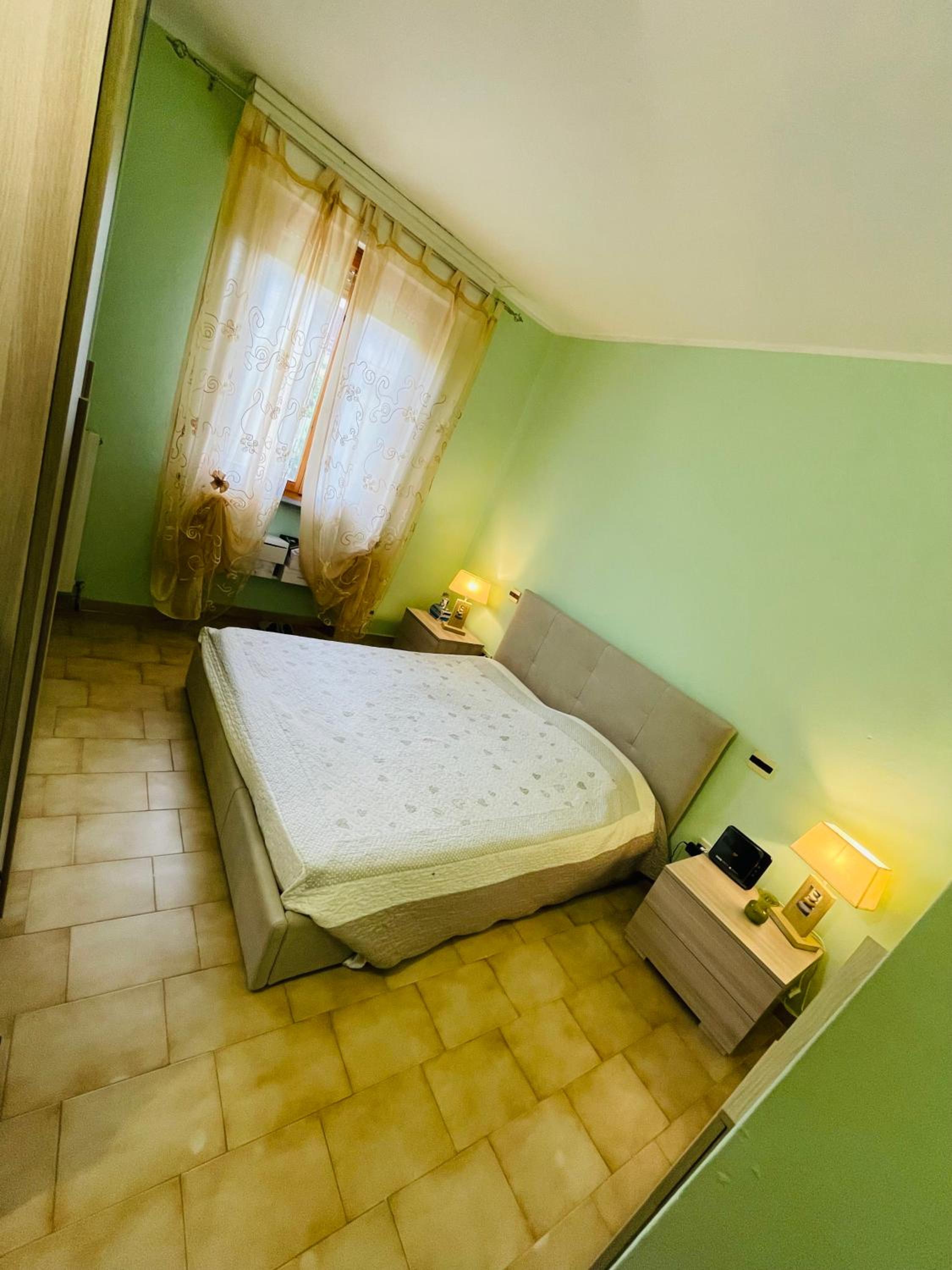 One-Bedroom Apartment photo 3