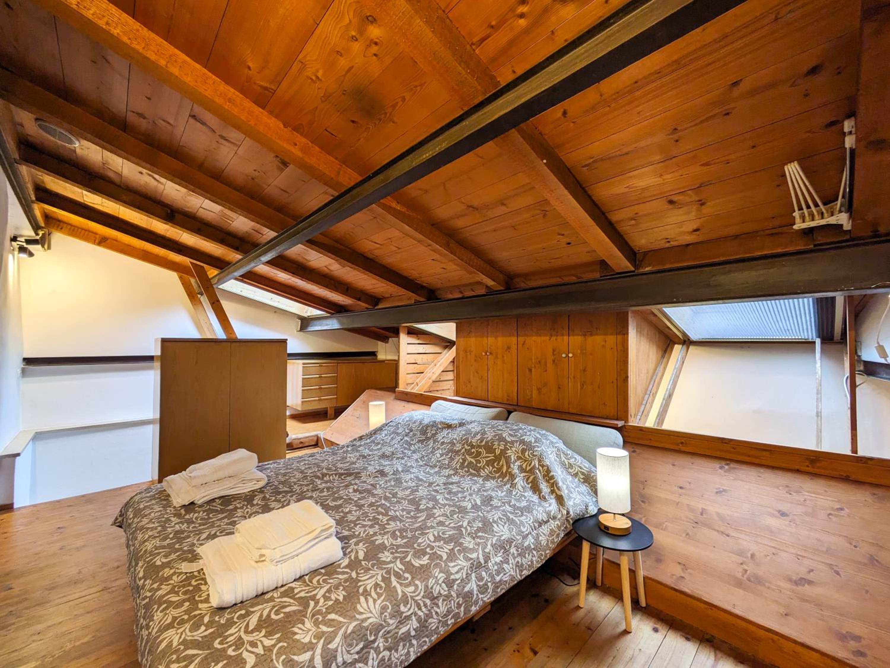 One-Bedroom Apartment photo 2