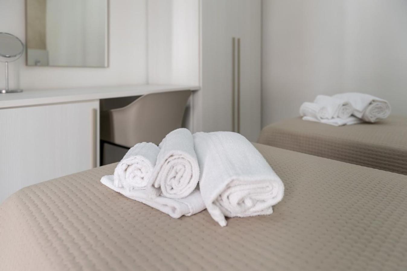 Double or Twin Room with Balcony photo 3