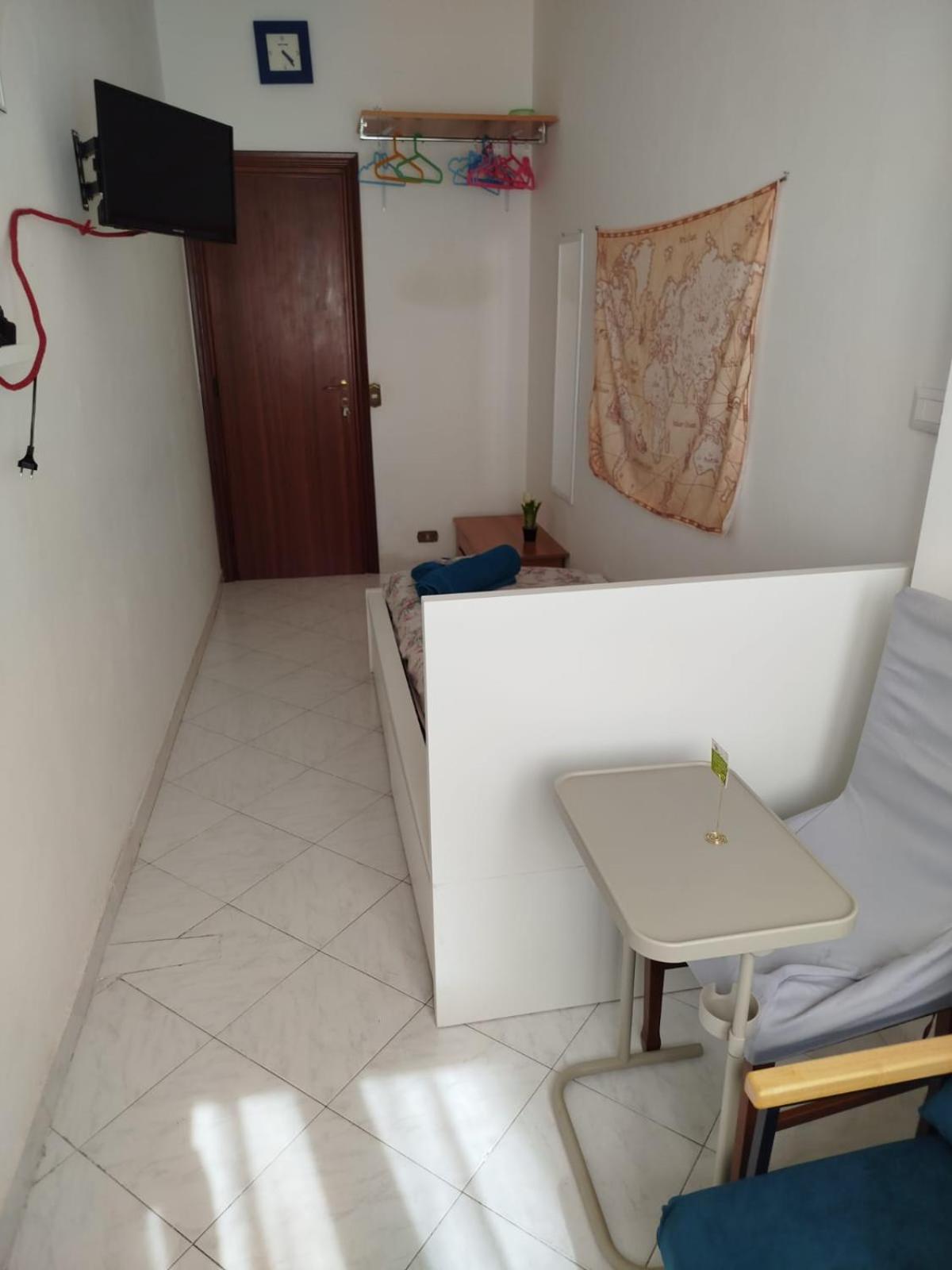 Twin Room With Shared Toilet