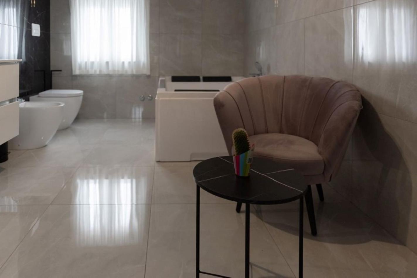 Queen Room with Spa Bath photo 2