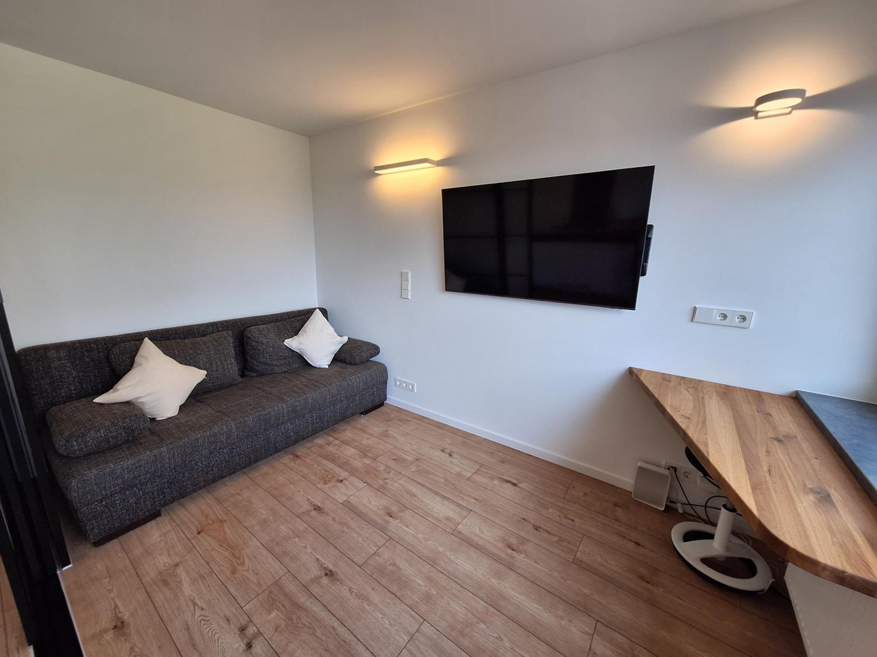 One-Bedroom Apartment photo 1