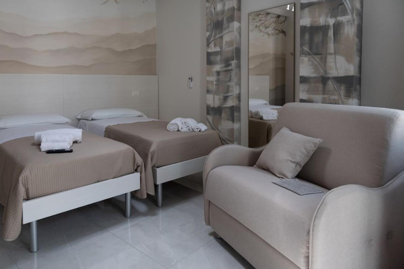 Superior Triple Room photo 3