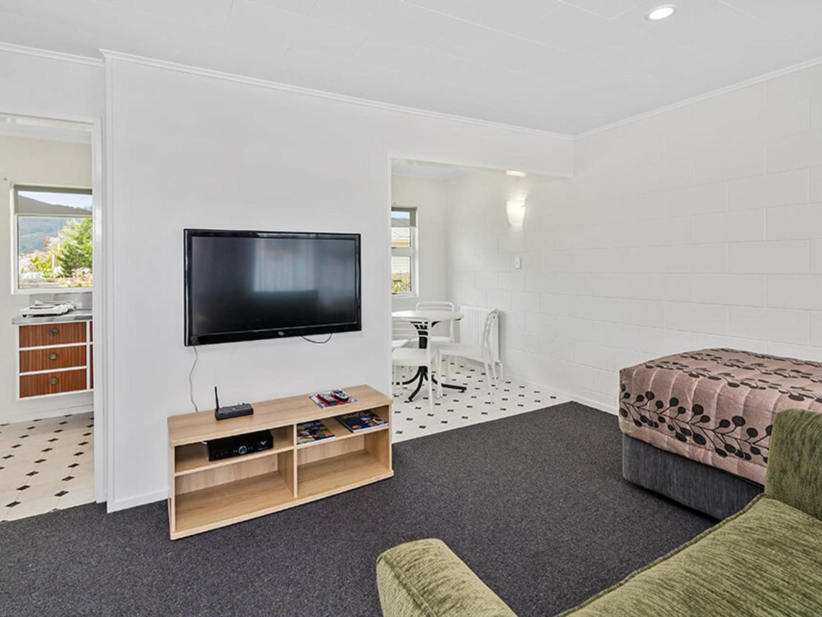 1 Bedroom Family Apartment - Photo 2