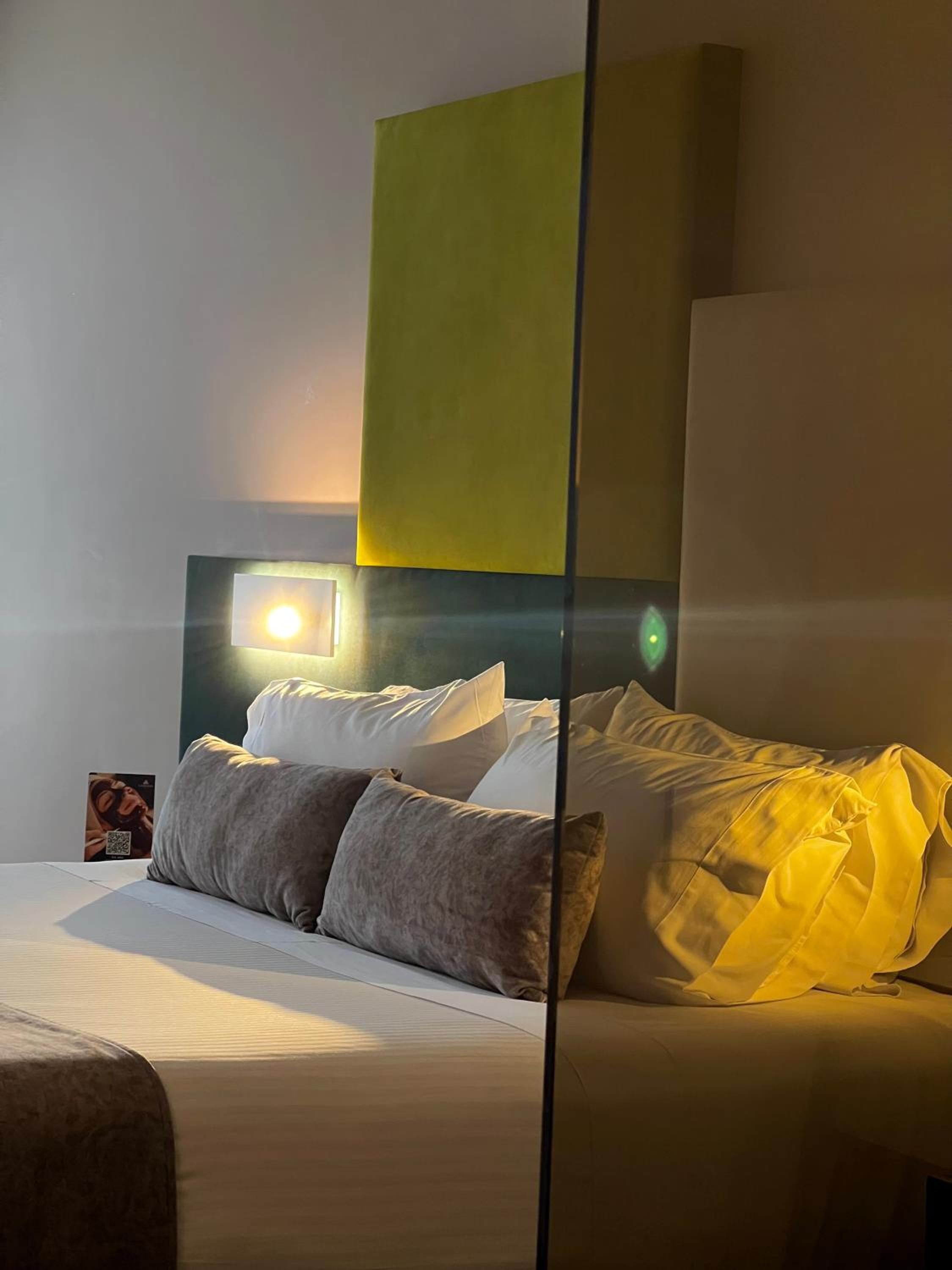 Deluxe Room - Photo 2