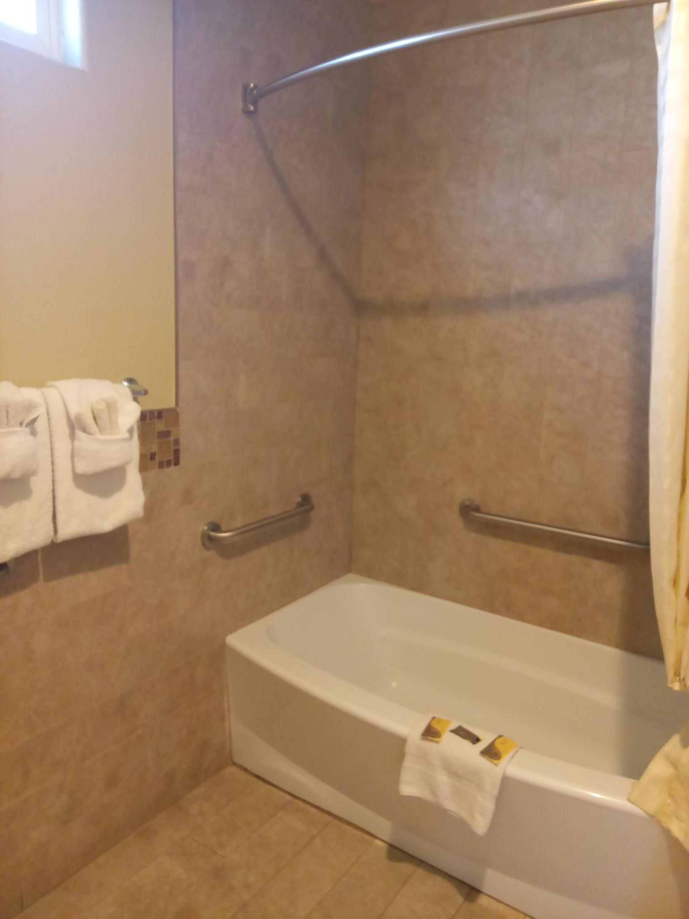 Queen Room - Disability Access/Non-Smoking - Photo 3
