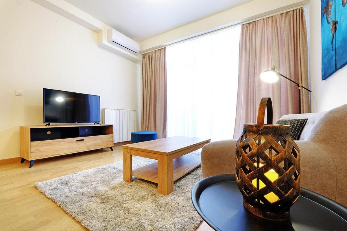 One-Bedroom Apartment with City View photo 1