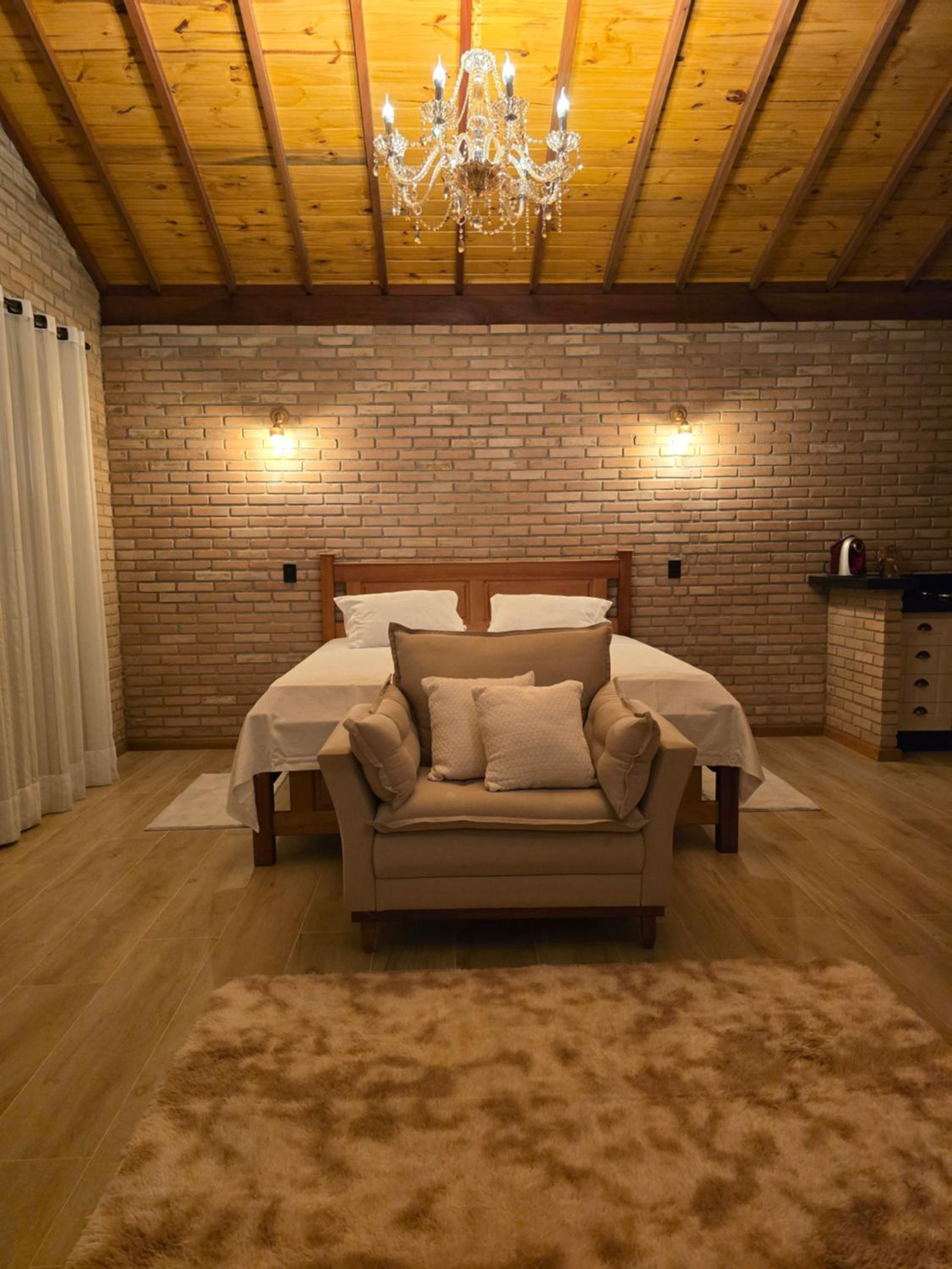 Family Room with Mountain View photo 3
