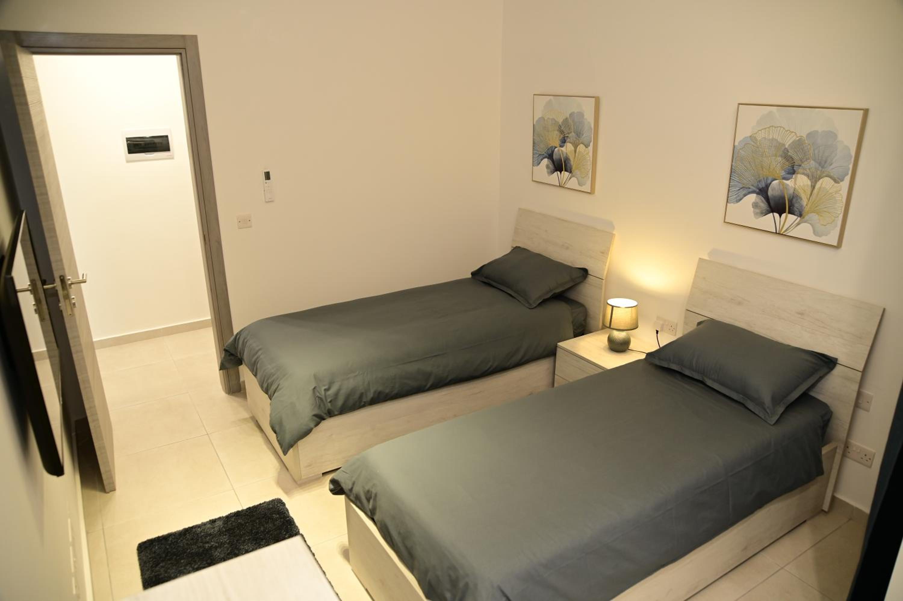 Two-Bedroom Apartment with Balcony and Sea View photo 1