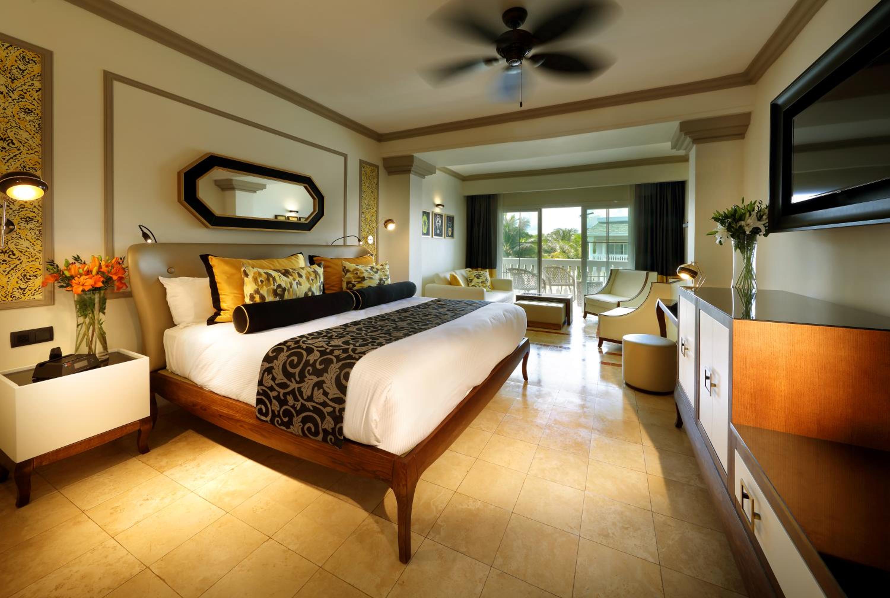 Signature Level Junior Suite