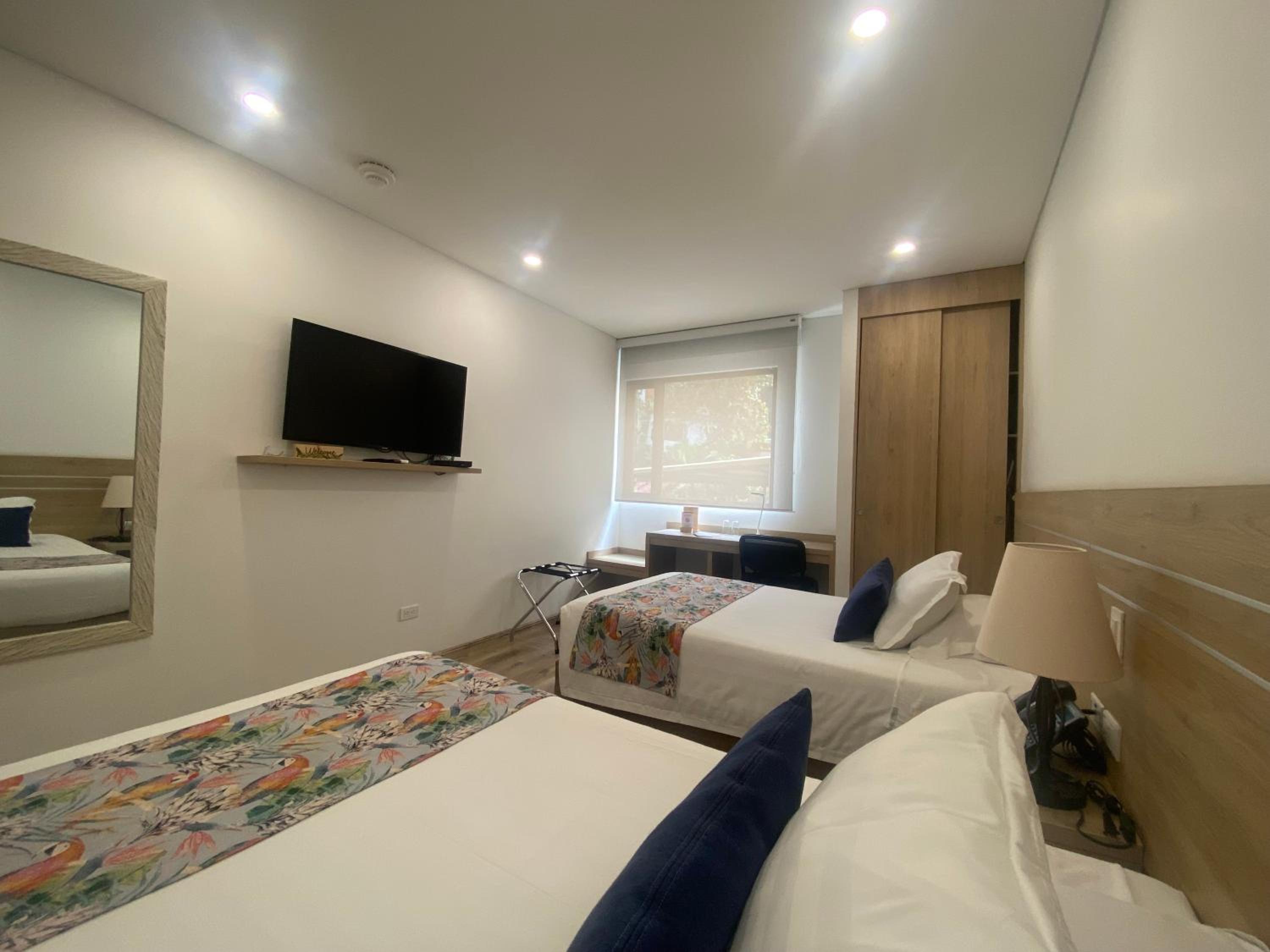 Twin Room - Photo 10