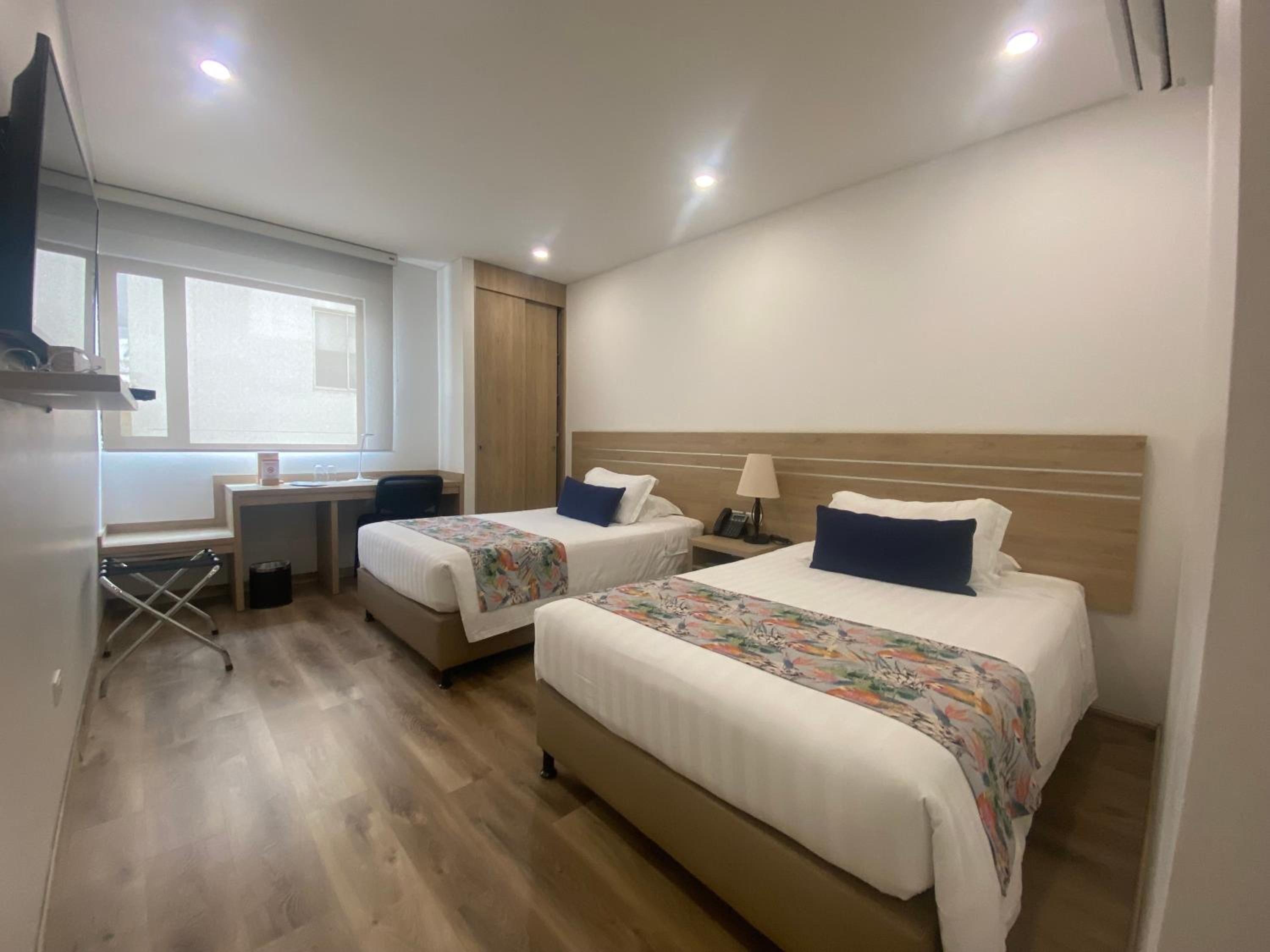 Twin Room - Photo 9