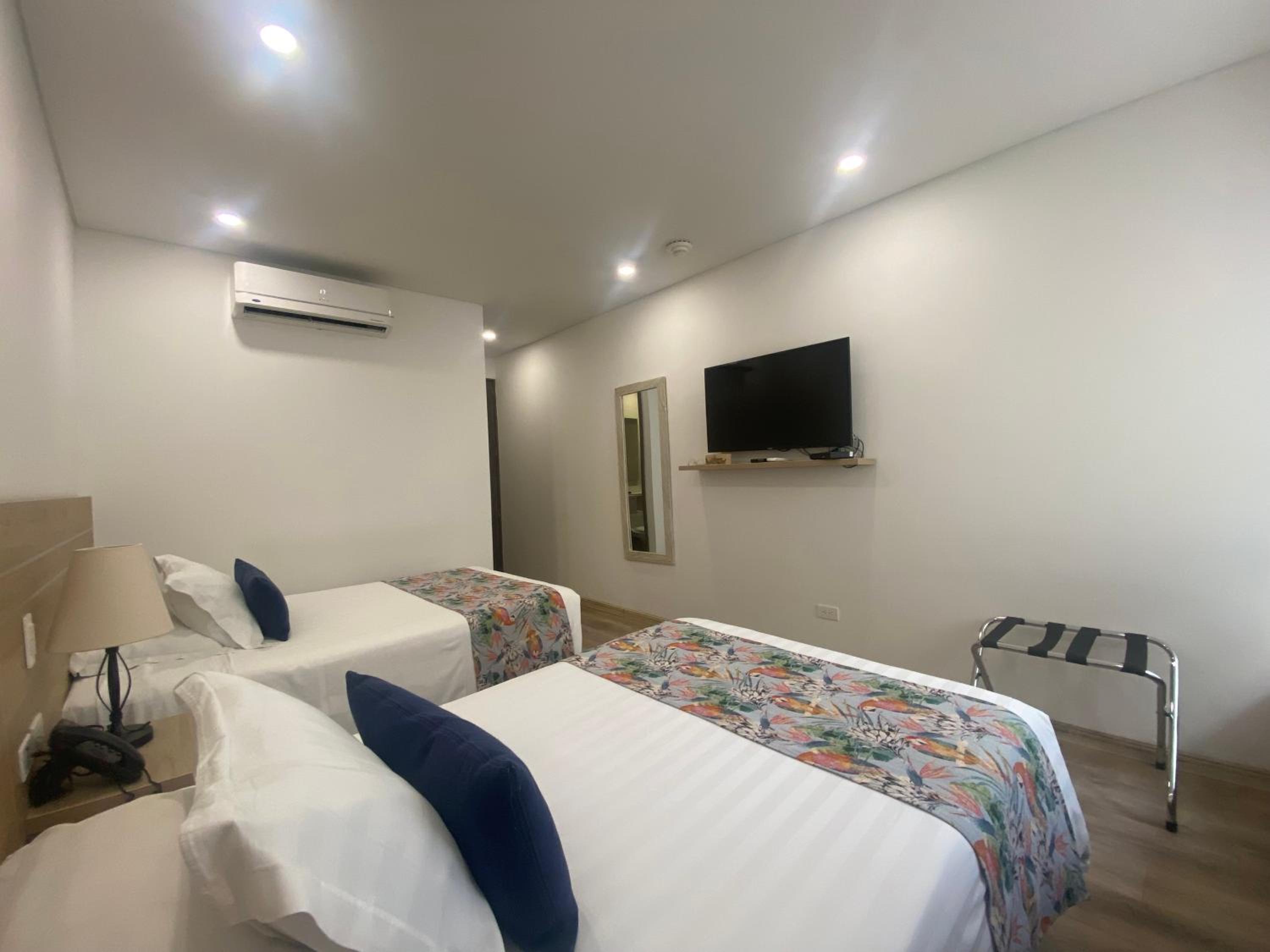 Twin Room - Photo 4