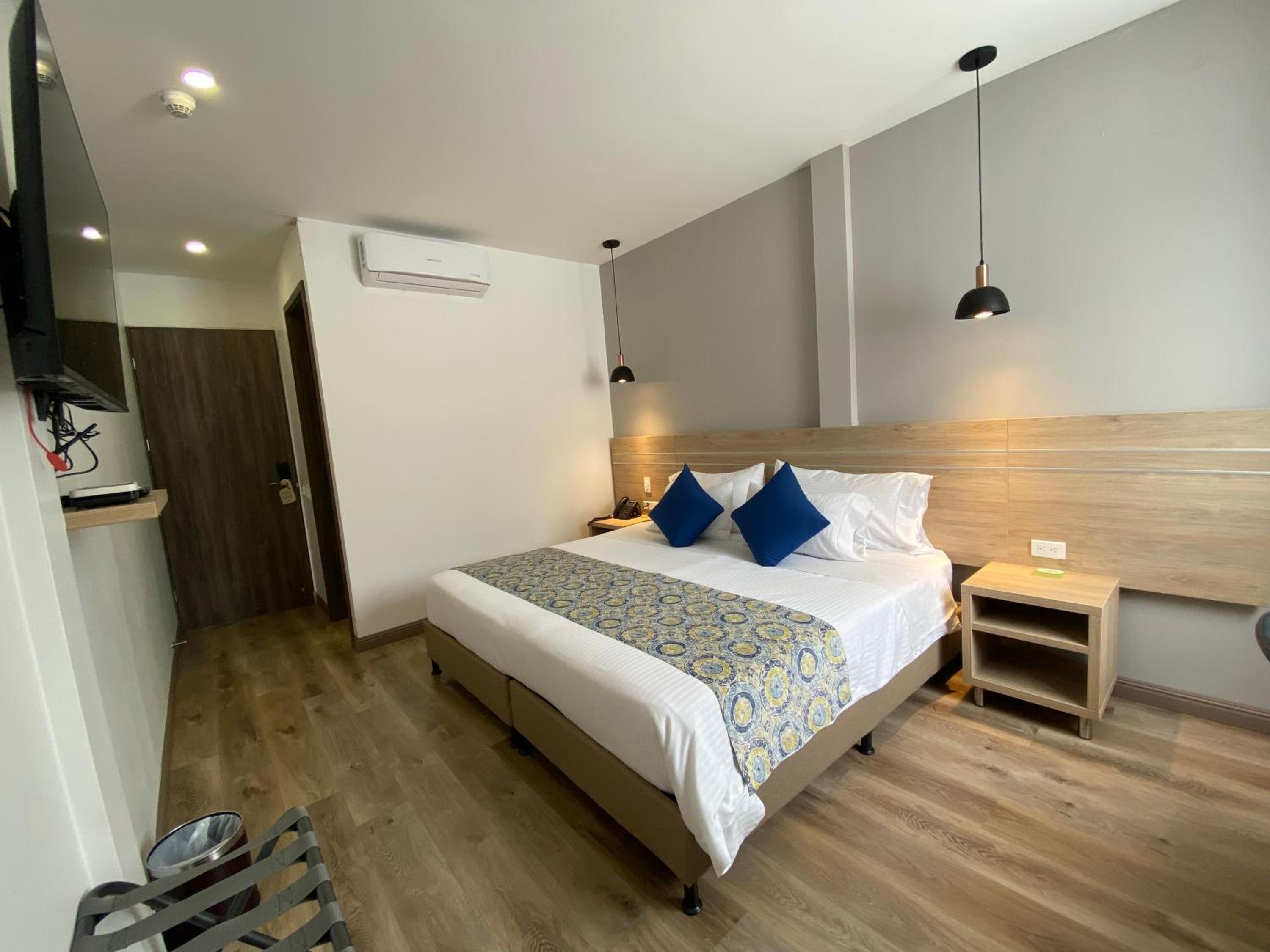 Double Room - Photo 5