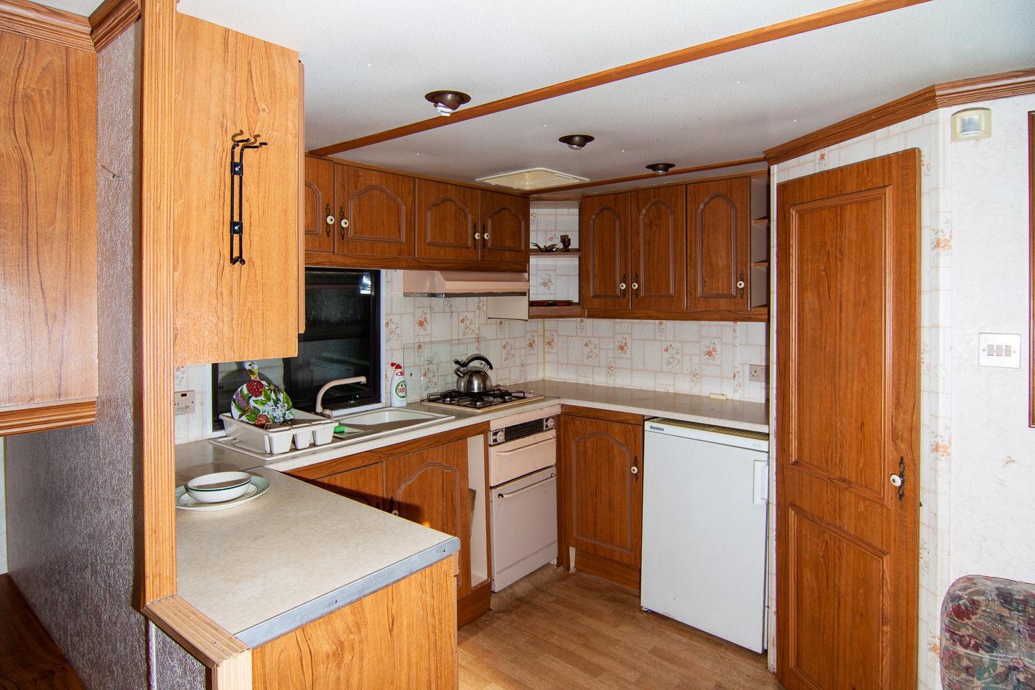 Two-Bedroom House - Photo 3