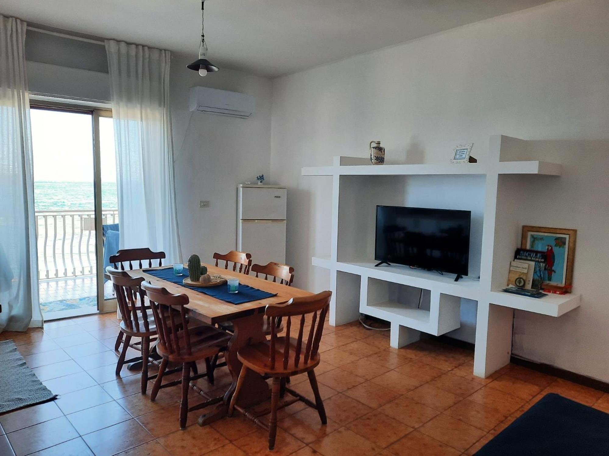 Two-Bedroom Apartment with Terrace and Sea View photo 2