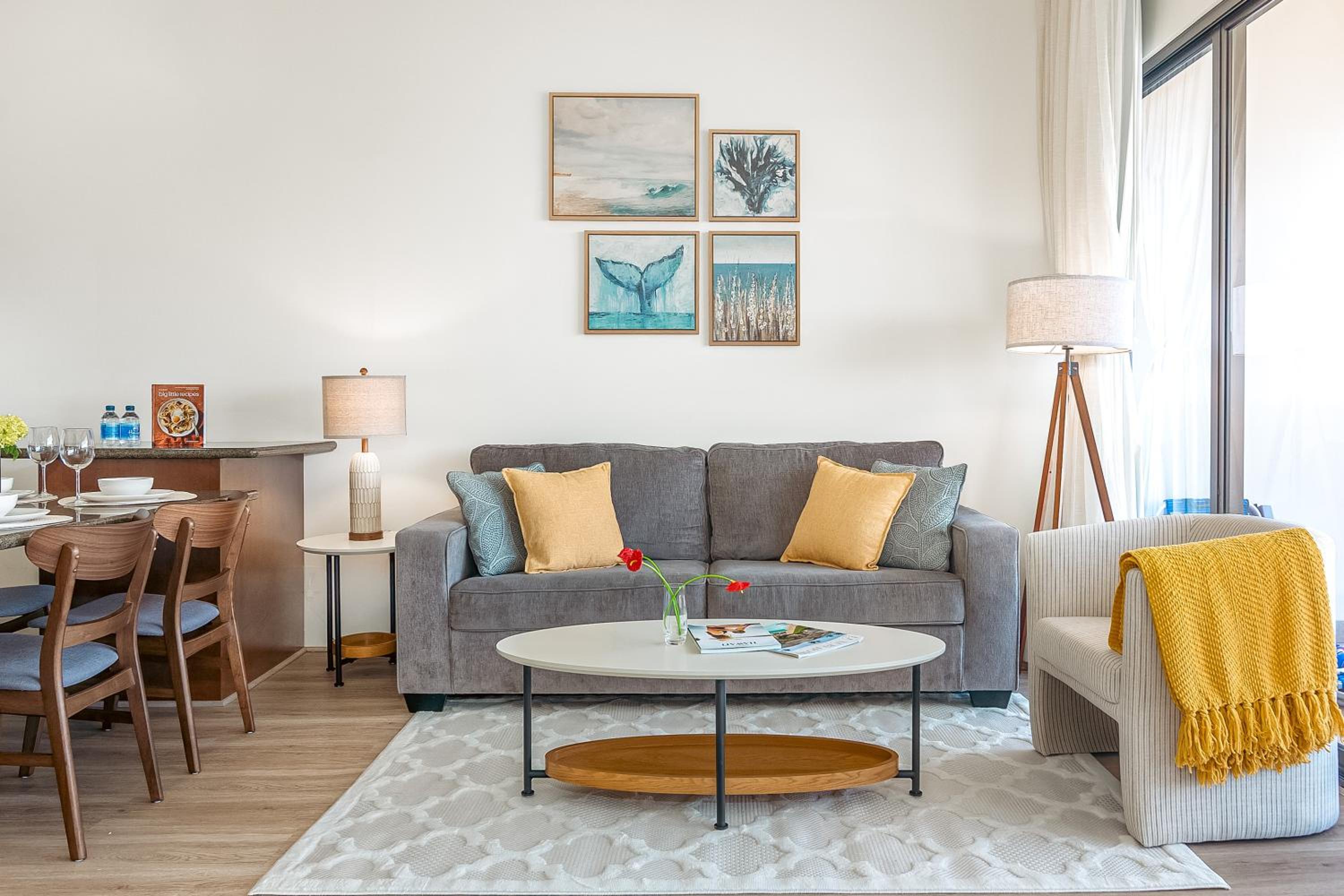 38FL Mountain View, Walk to Waikiki Beach, Parking: One-Bedroom Apartment with Balcony and Mountain View photo