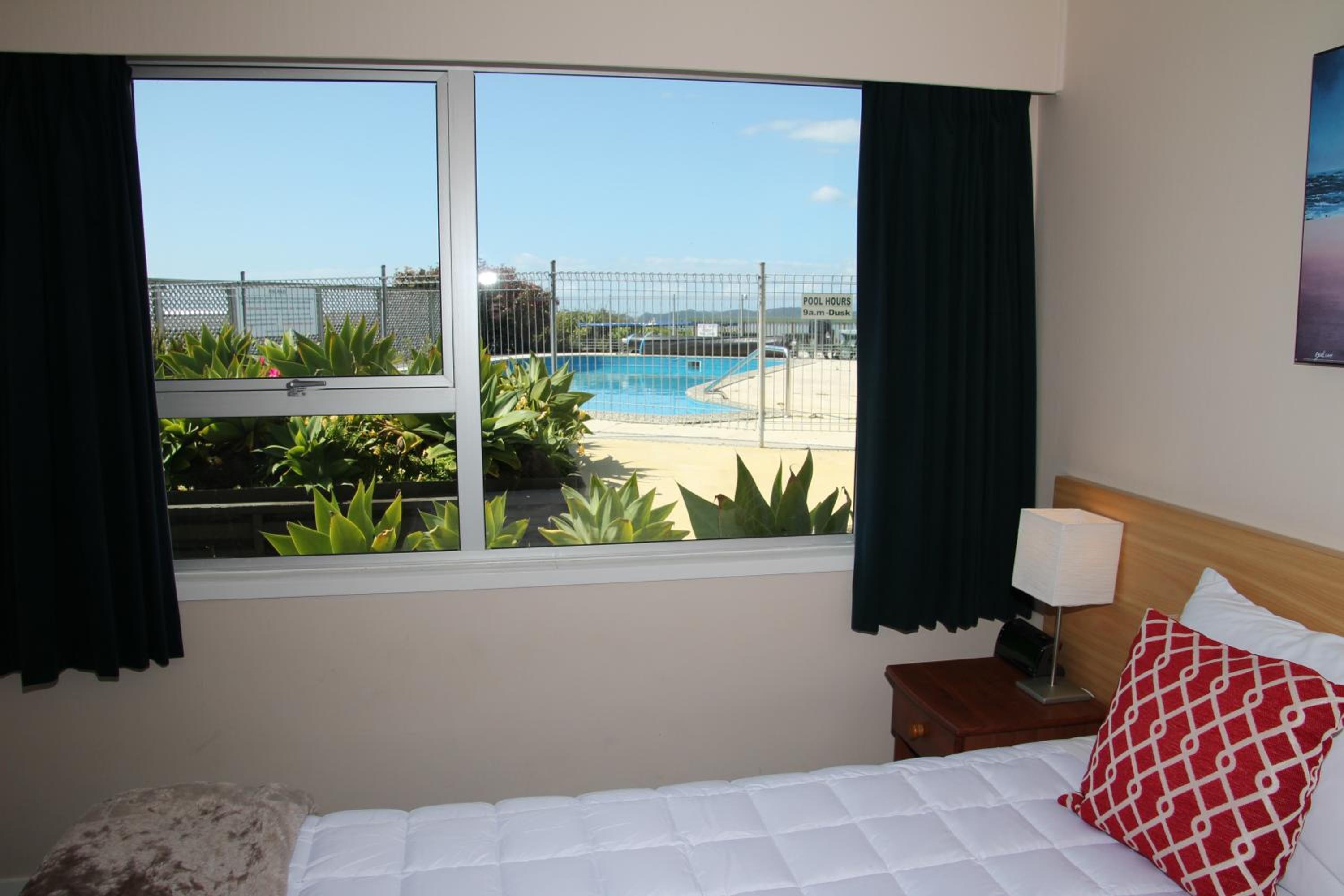 One-Bedroom Apartment with Pool Access photo 3