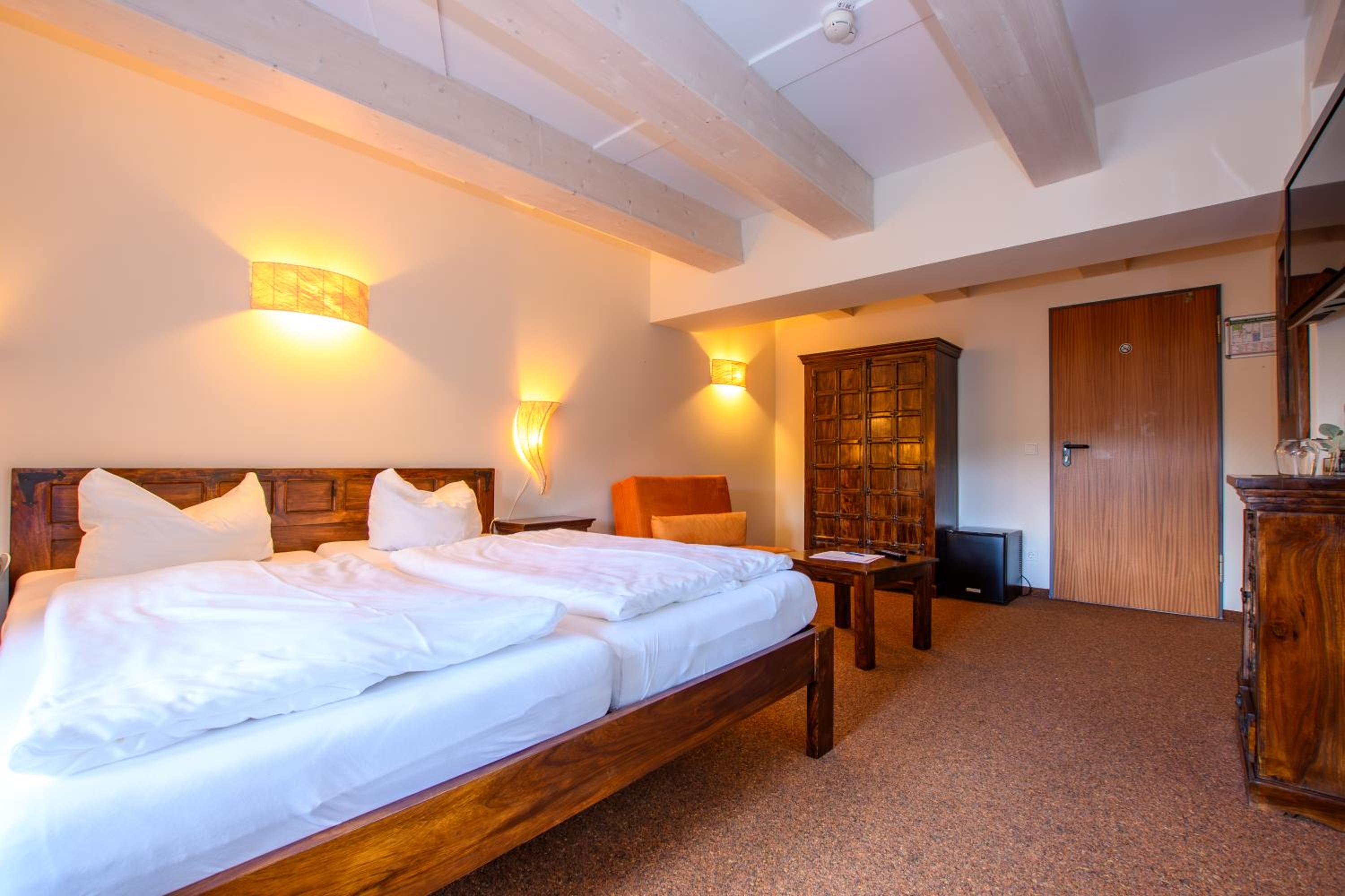 Double Room with Private External Bathroom photo 2